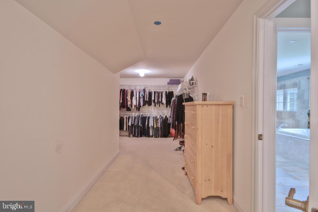 SADDLE RIDGE - Residential