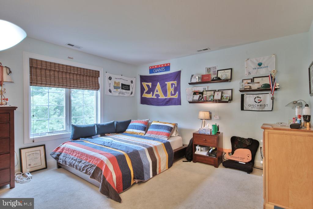 SADDLE RIDGE - Residential