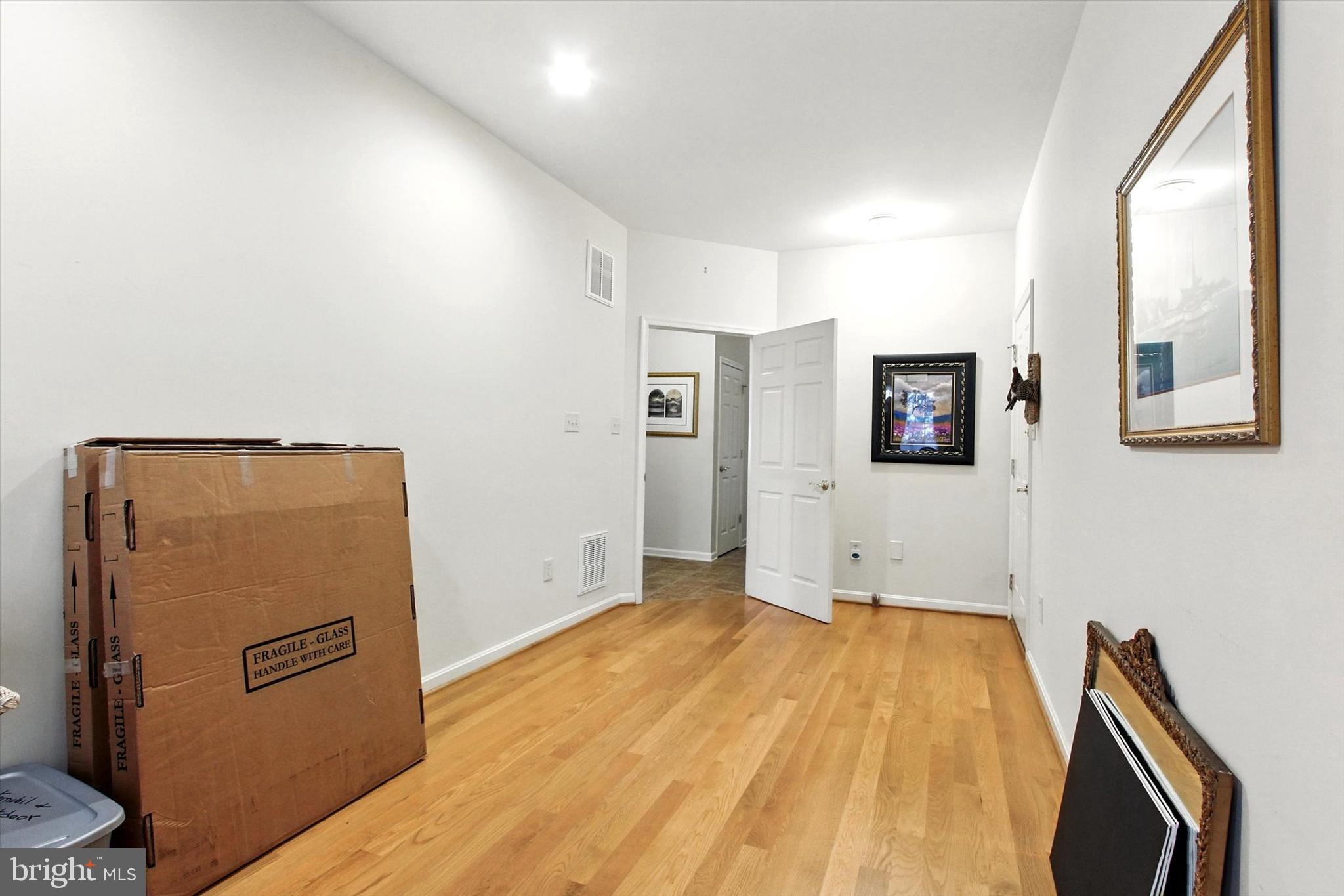 GREENWICH PARK - Residential