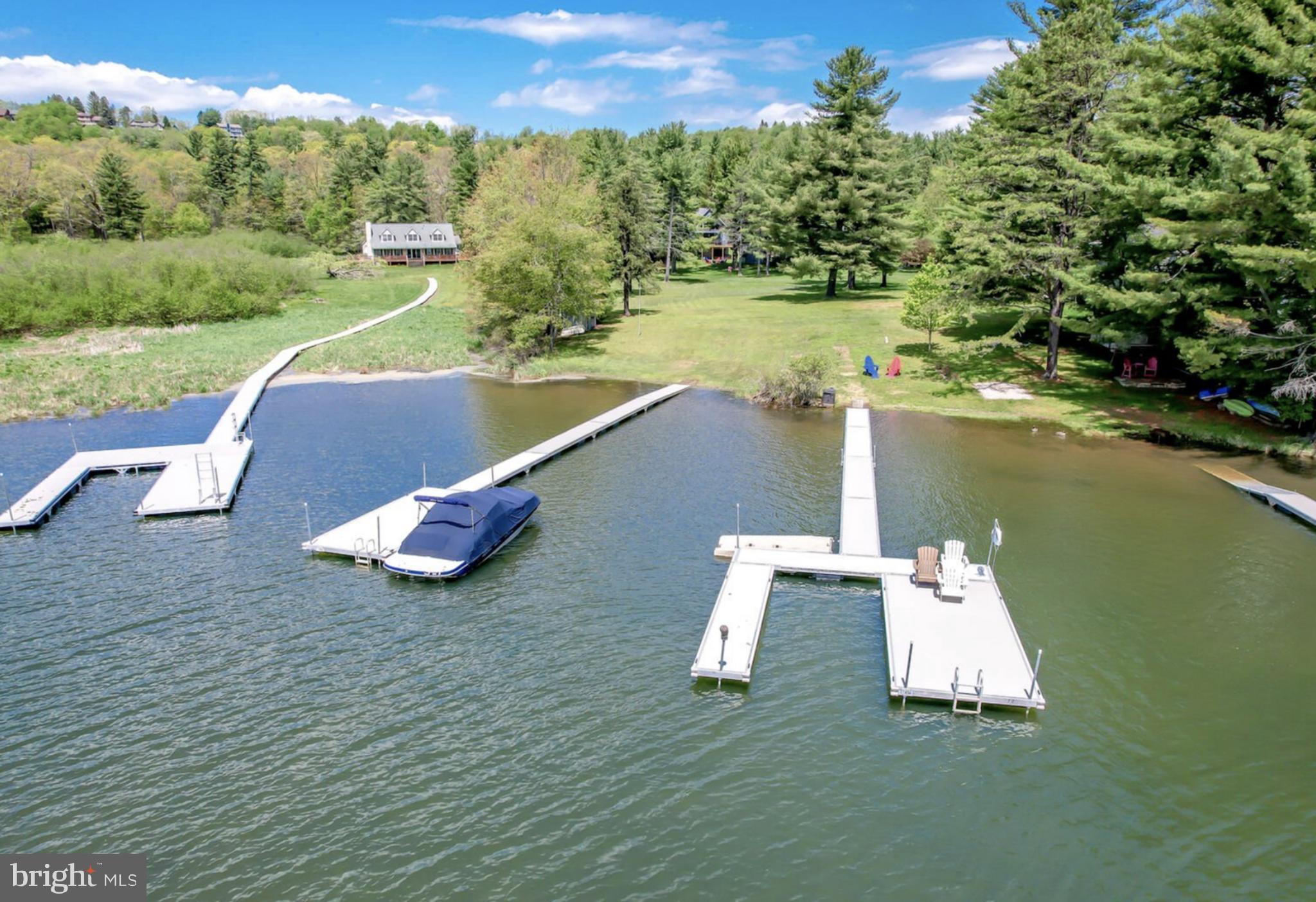 PARADISE POINT - Residential