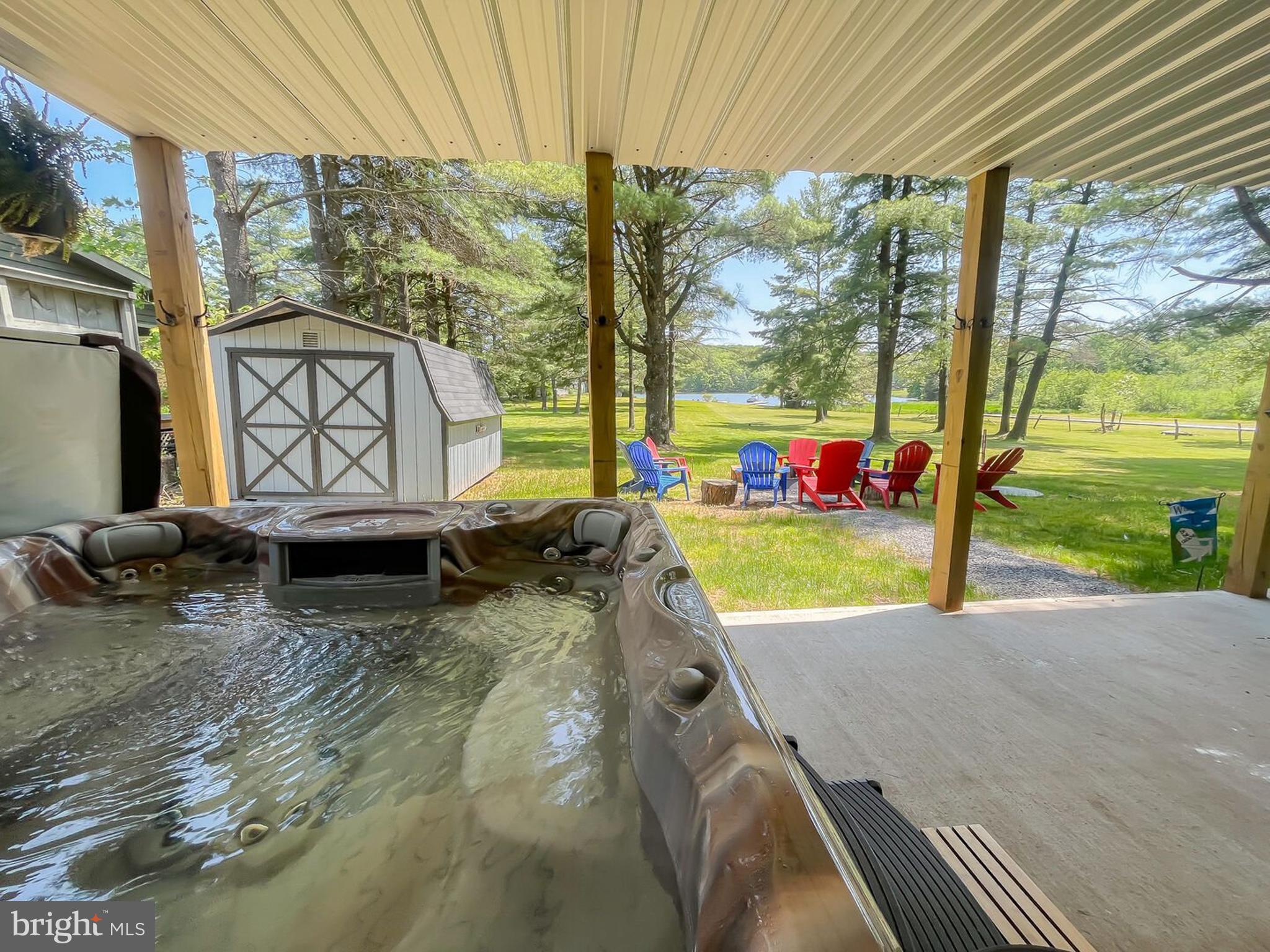 PARADISE POINT - Residential