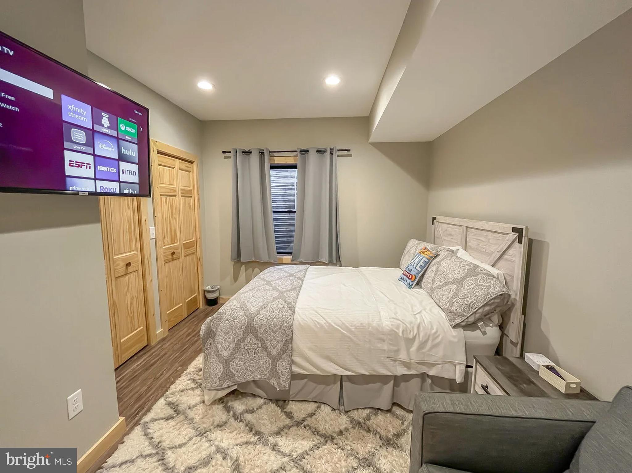 PARADISE POINT - Residential