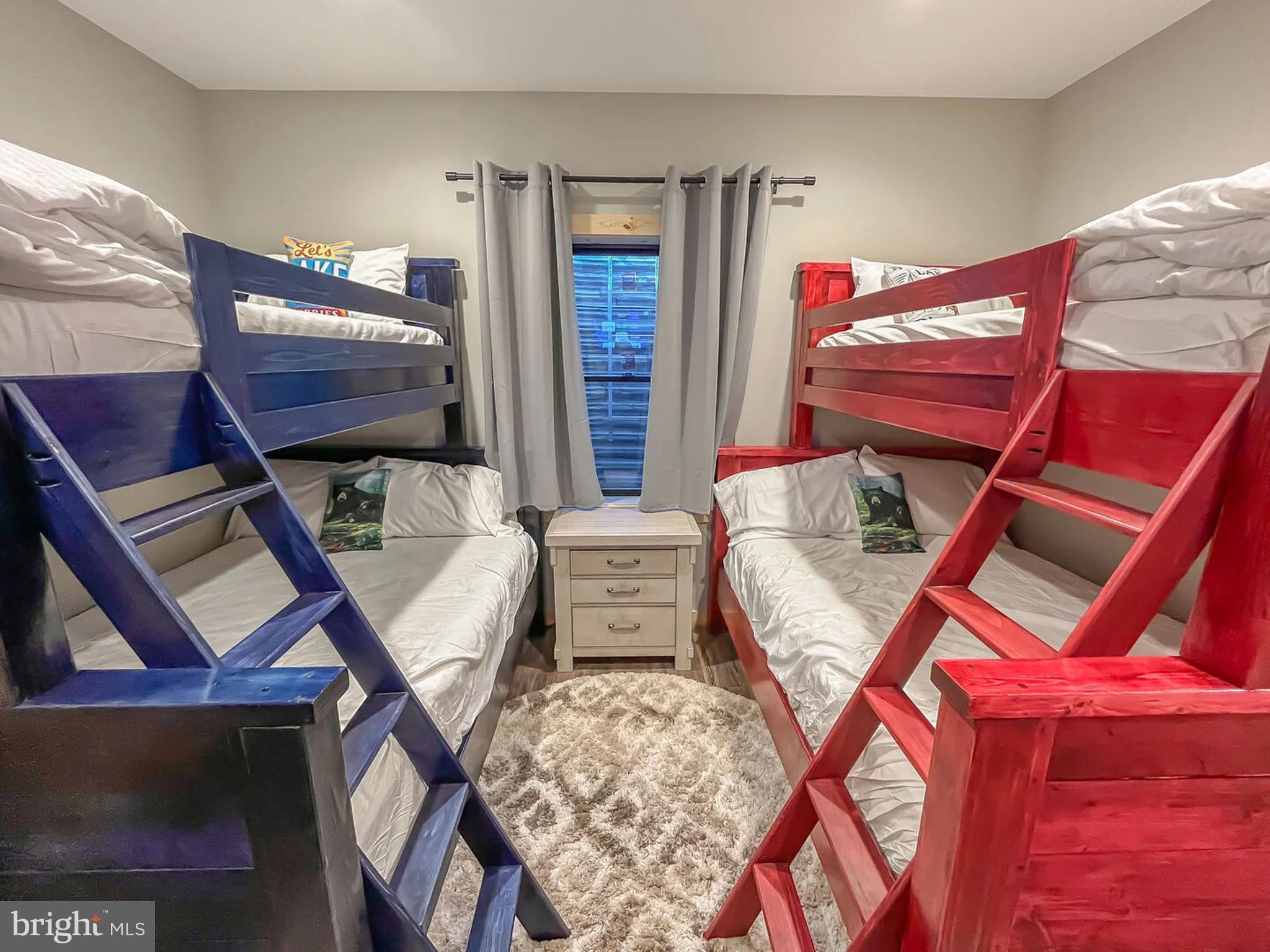 PARADISE POINT - Residential