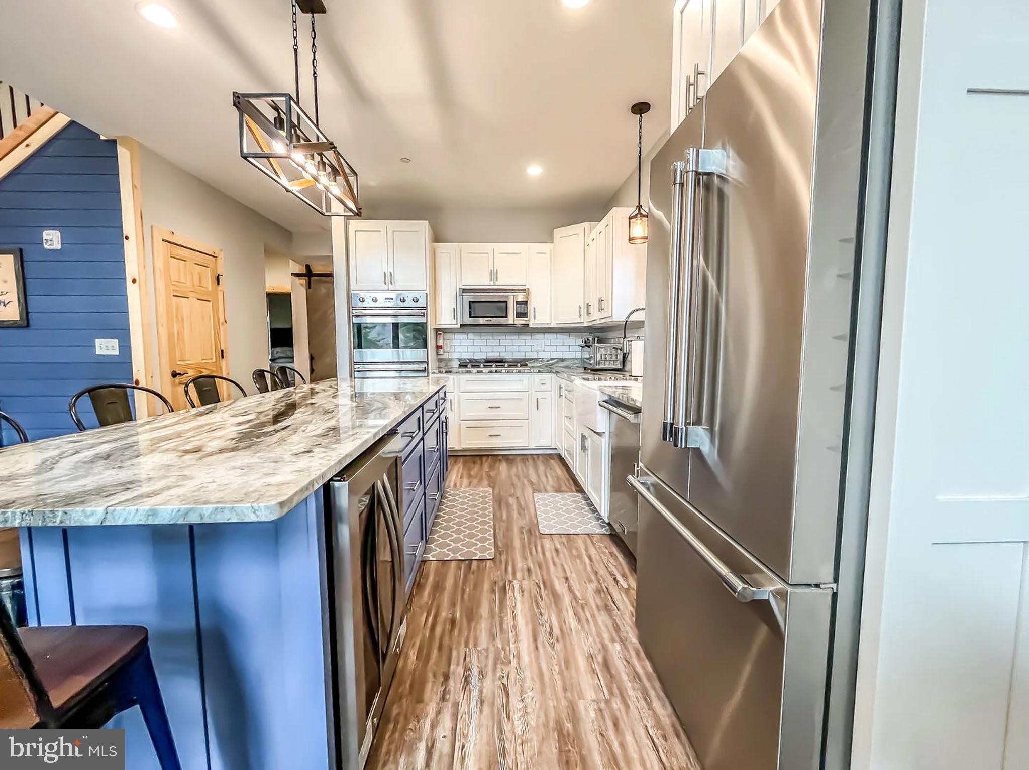 PARADISE POINT - Residential