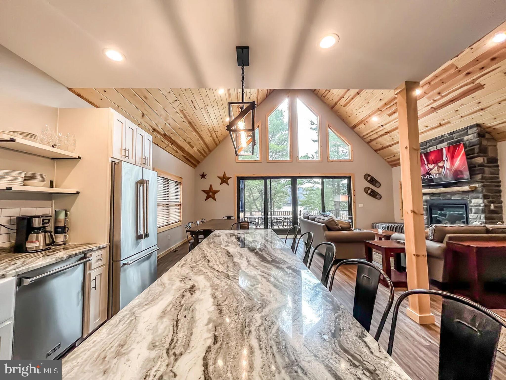 PARADISE POINT - Residential