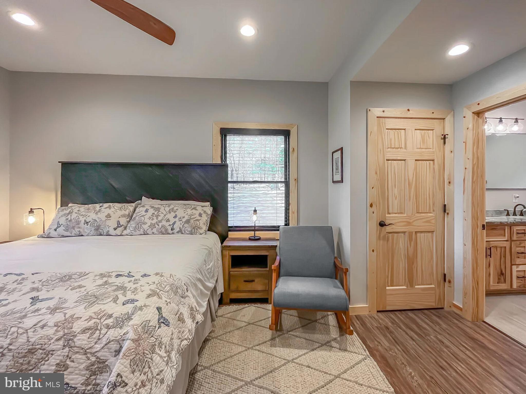 PARADISE POINT - Residential