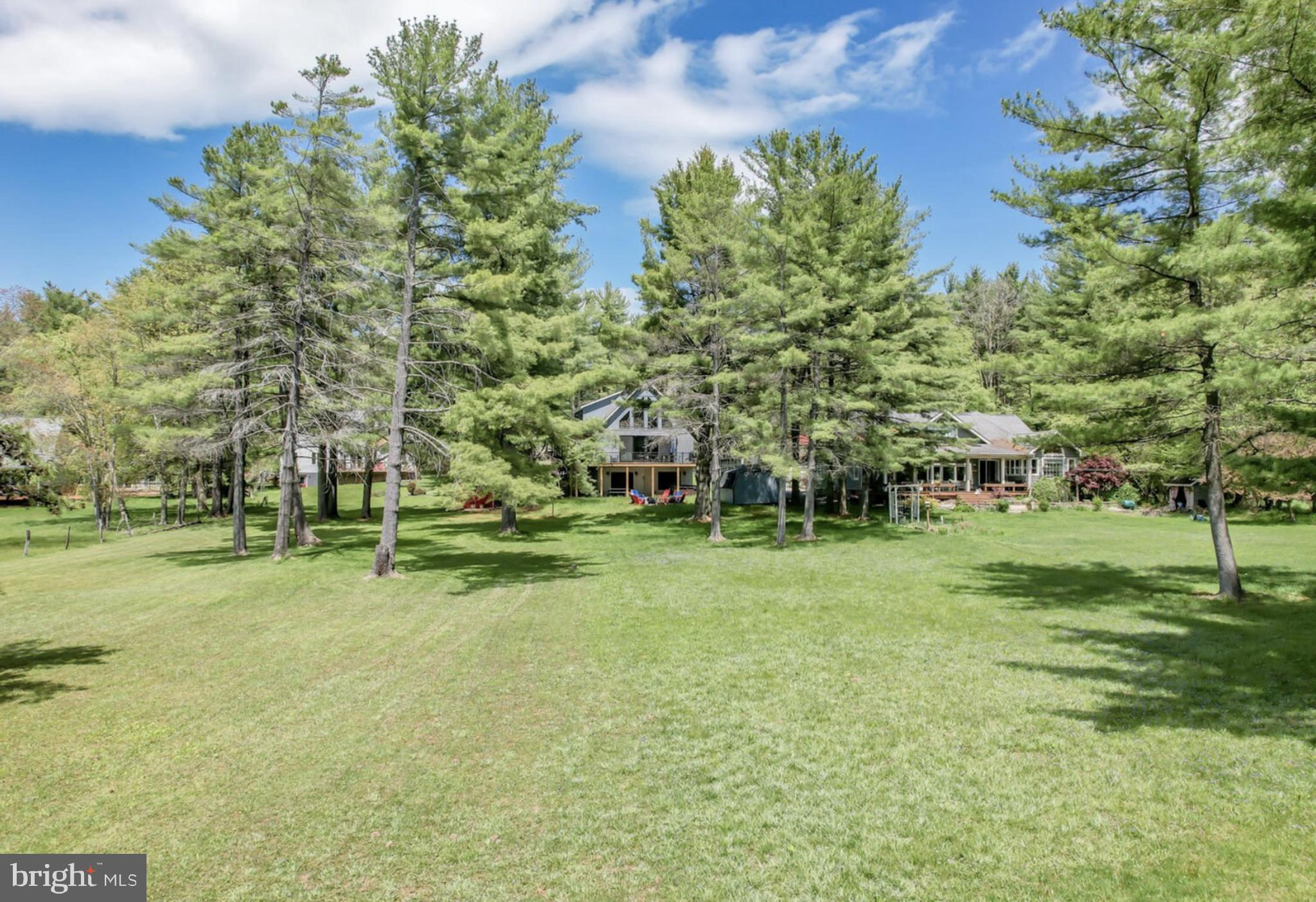 PARADISE POINT - Residential