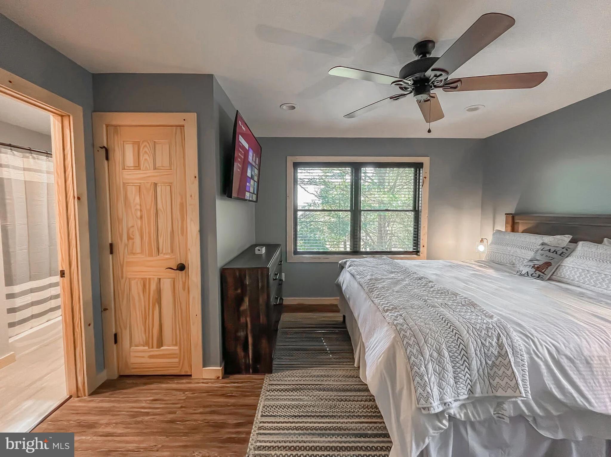 PARADISE POINT - Residential