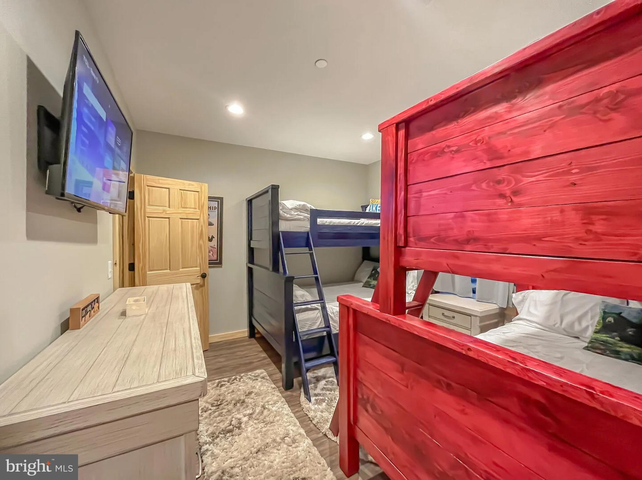 PARADISE POINT - Residential