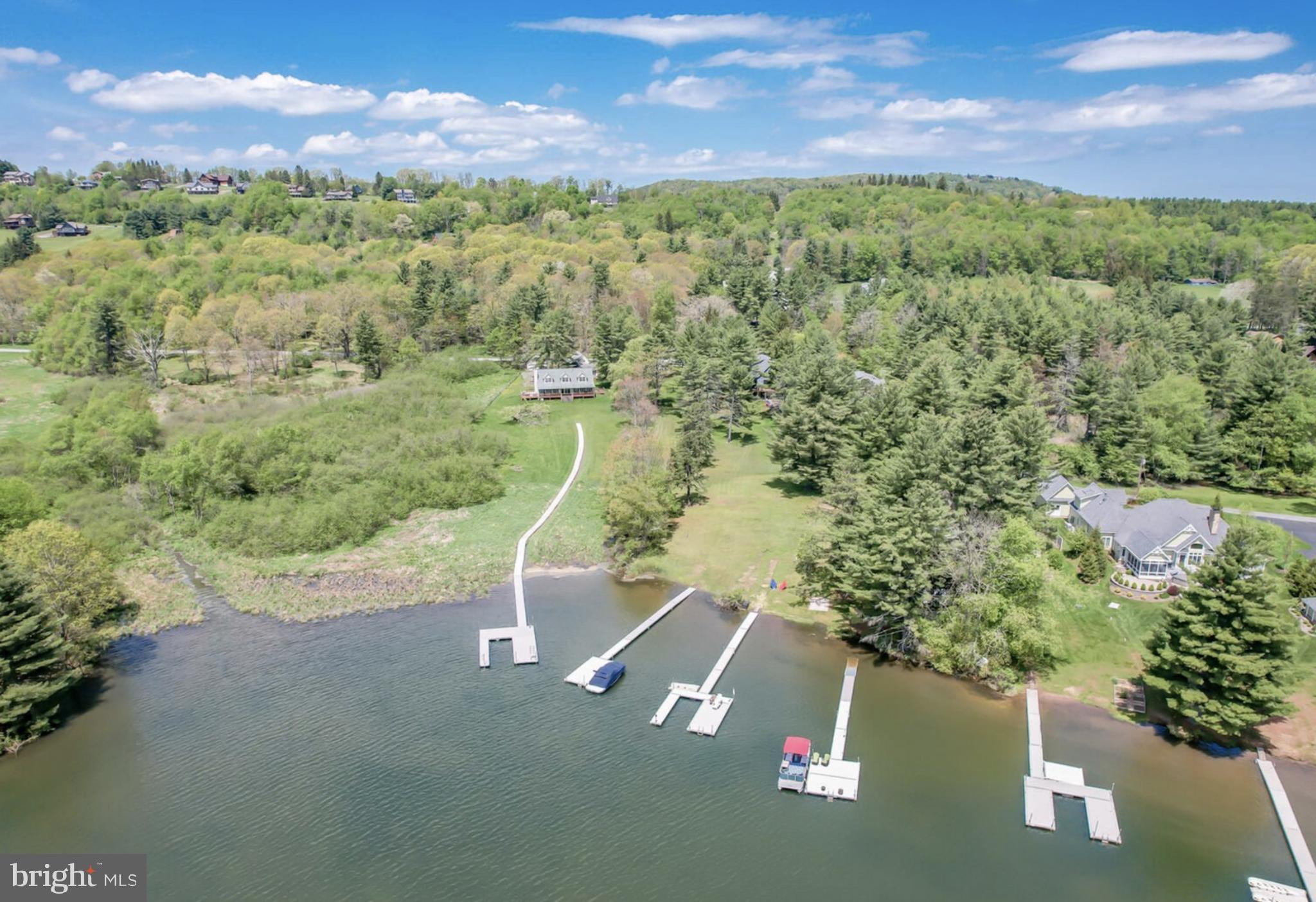 PARADISE POINT - Residential