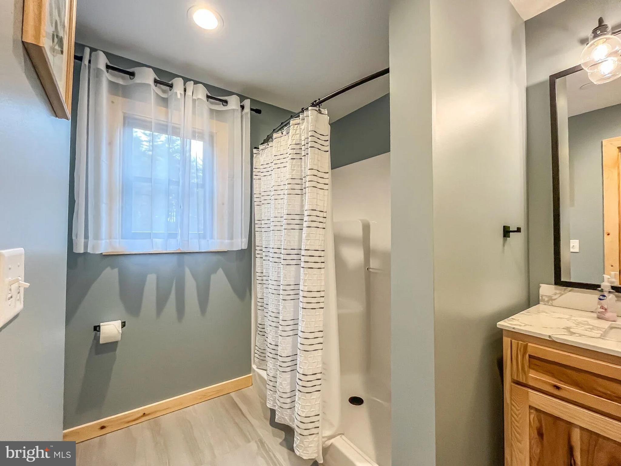 PARADISE POINT - Residential