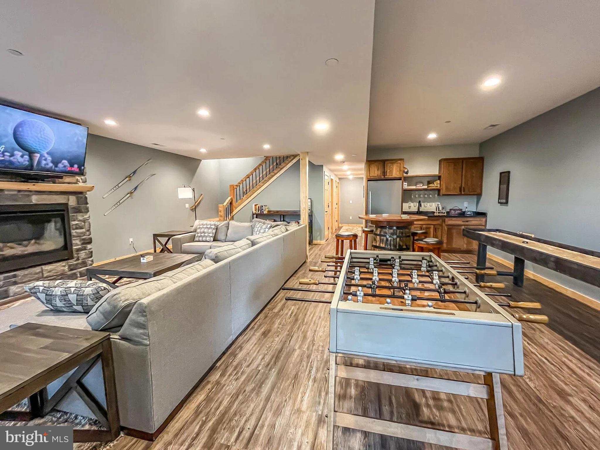 PARADISE POINT - Residential