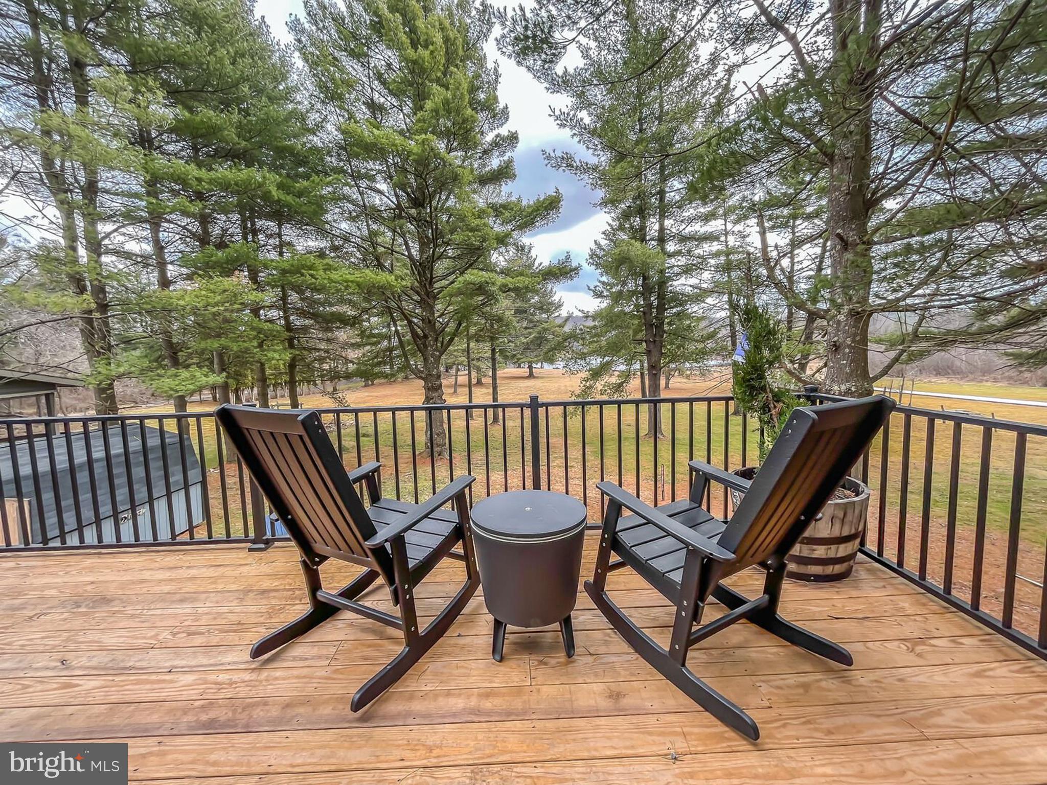 PARADISE POINT - Residential