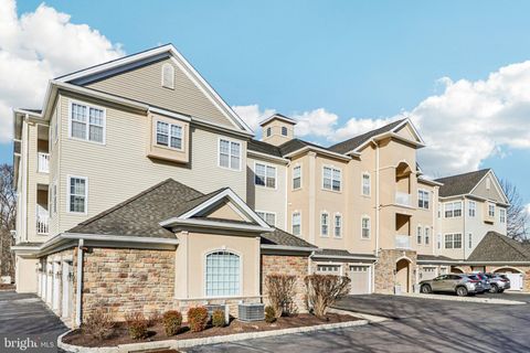 4 FALCON DRIVE UNIT 302 HOLLAND PA 18966