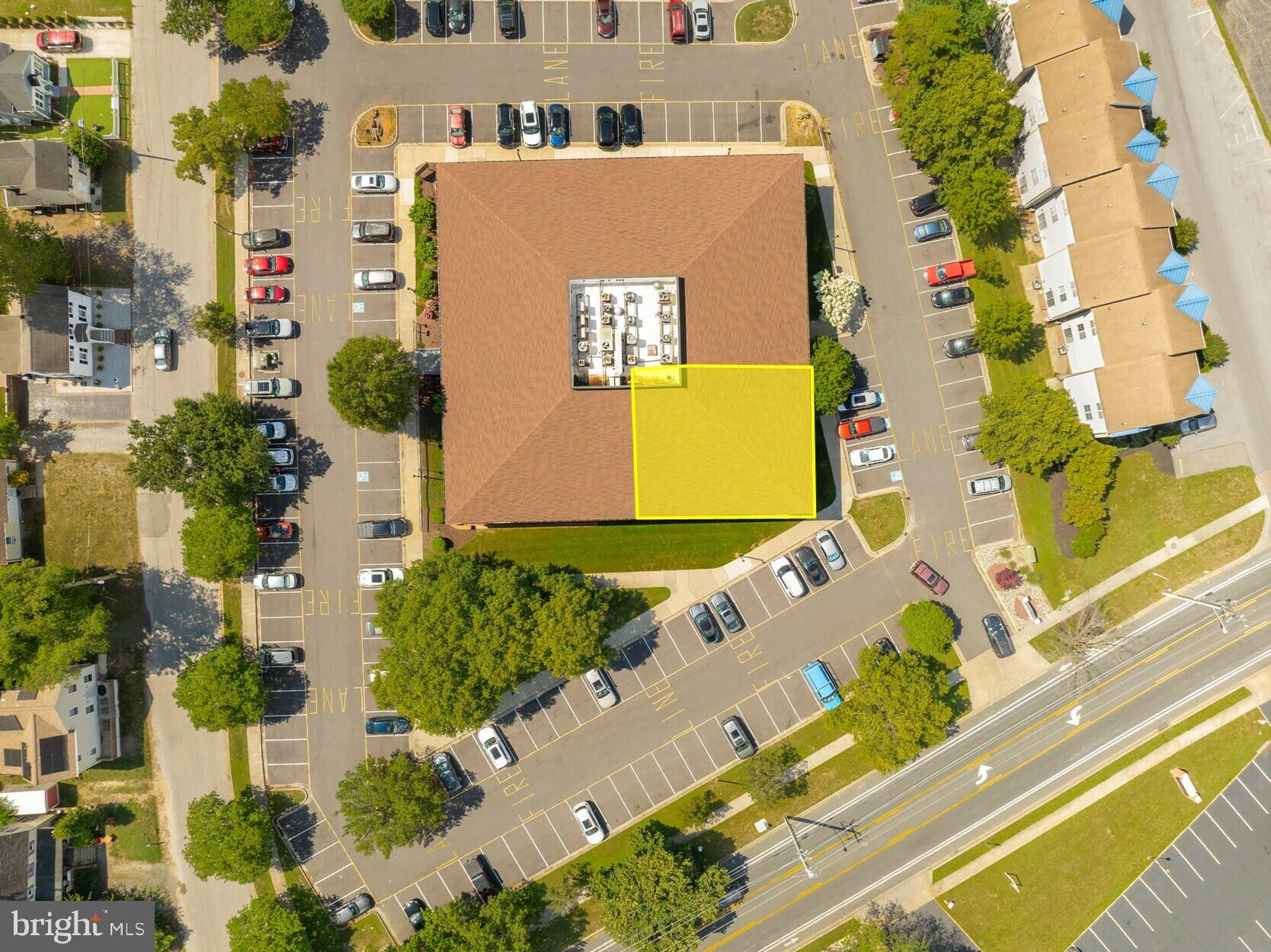 560 RIVERSIDE DRIVE A206