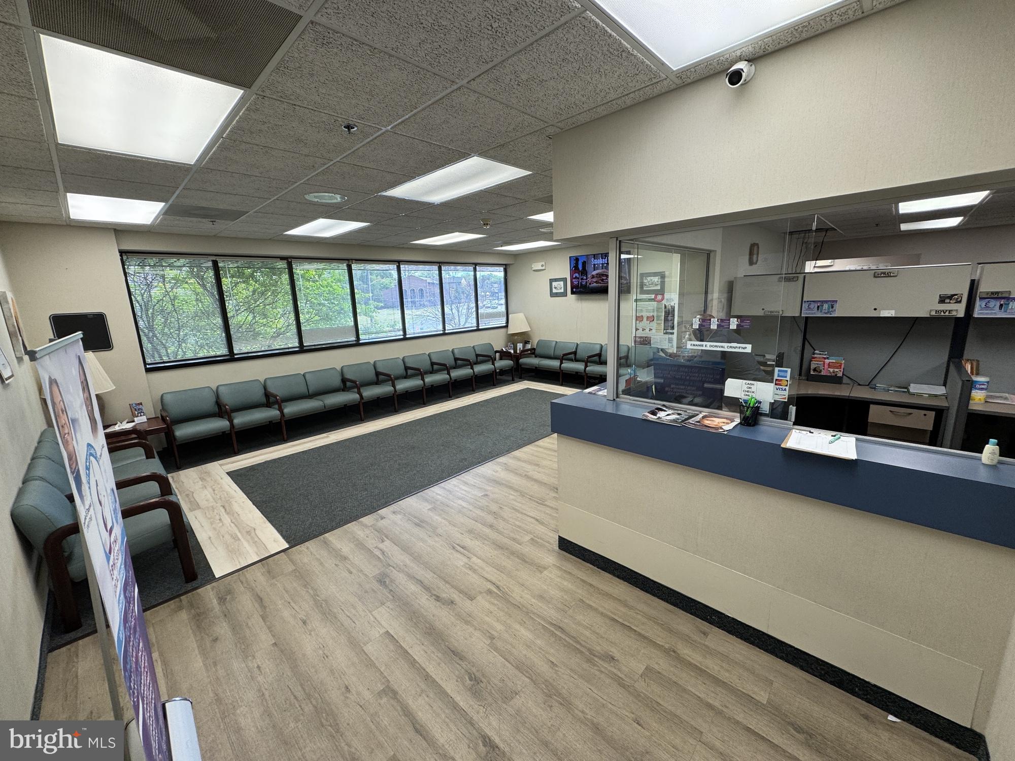 560 RIVERSIDE DRIVE A206