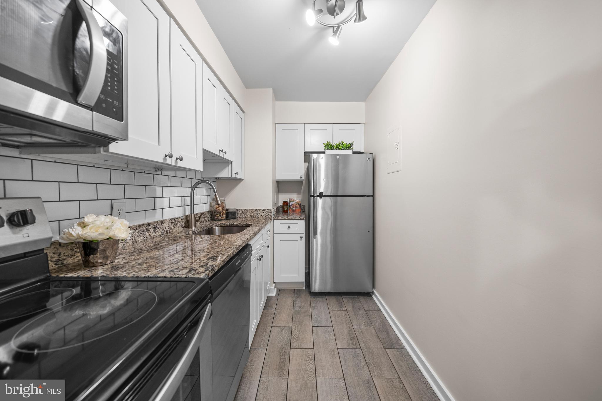 ROCK CREEK GARDENS - Residential Lease