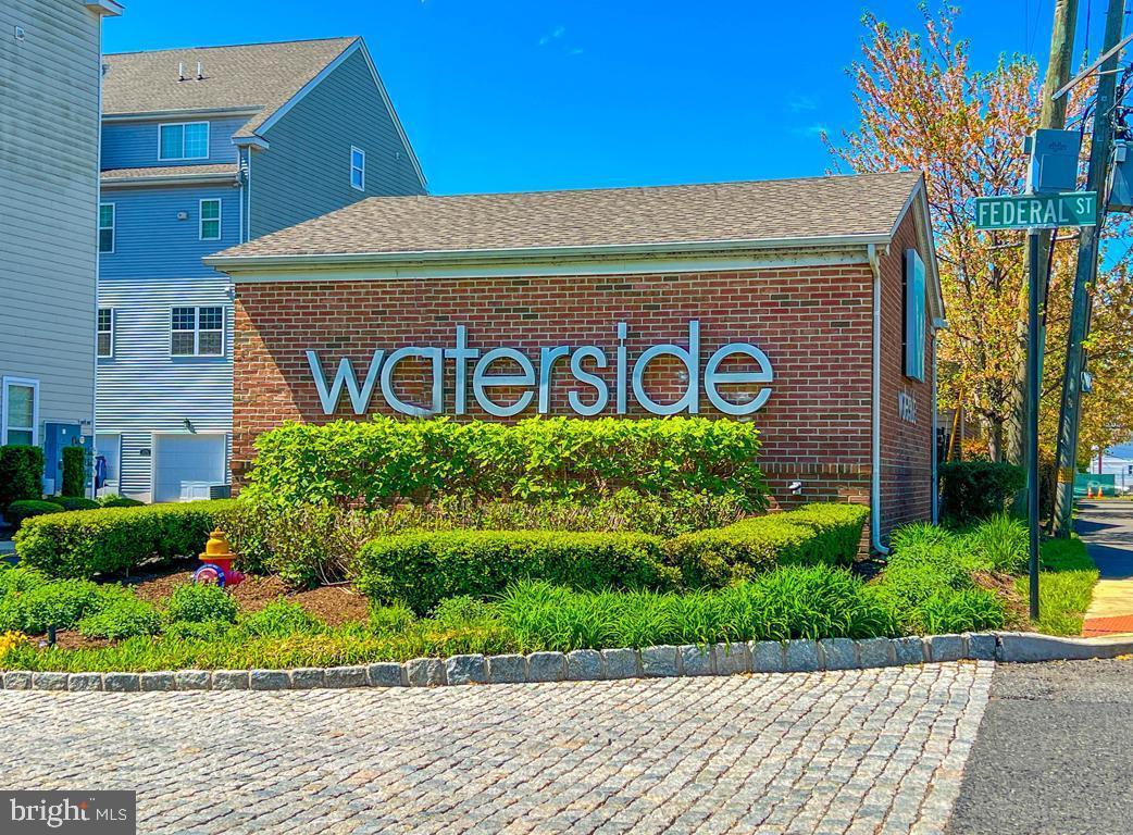 WATERSIDE - Residential