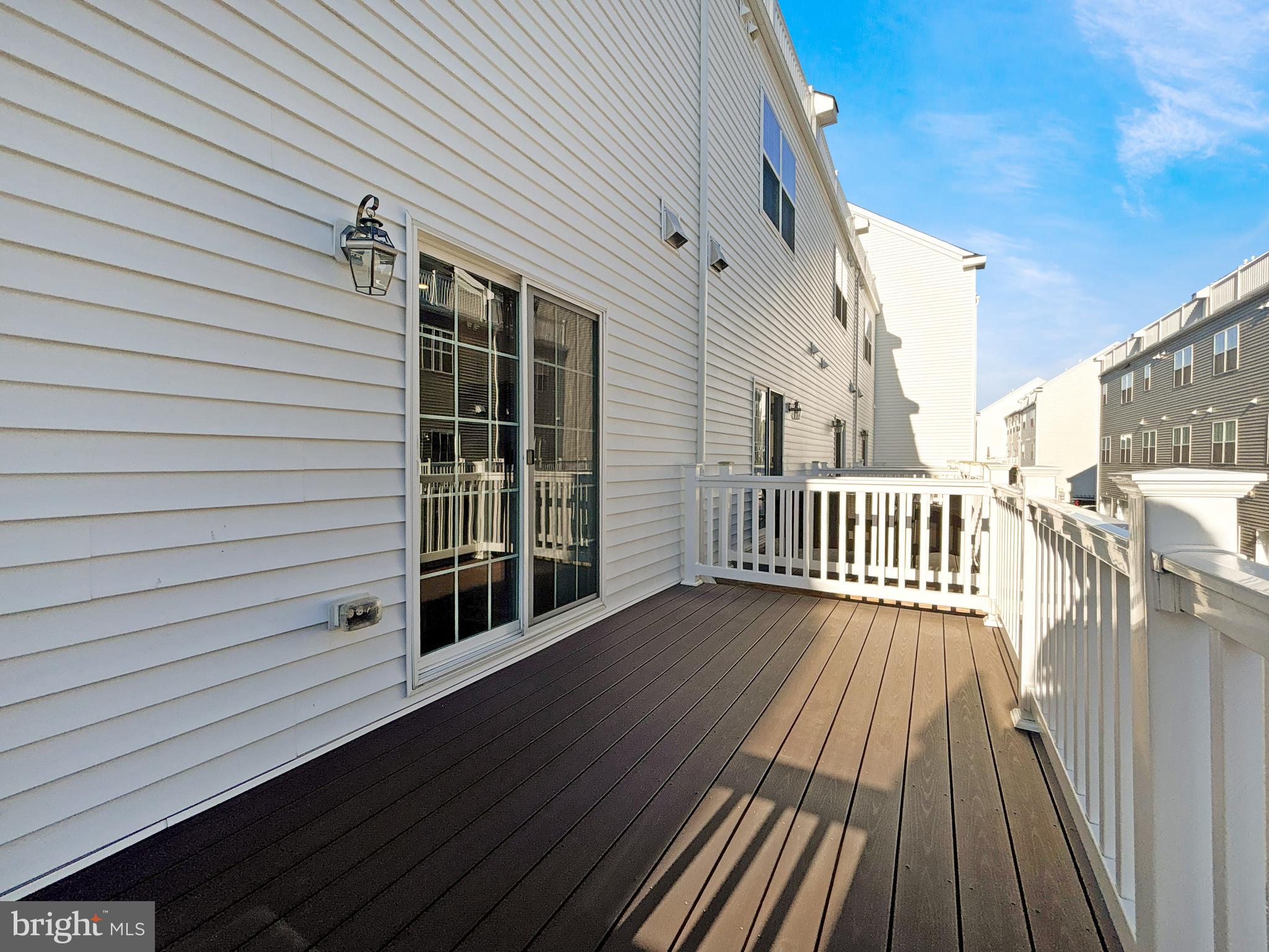 WATERSIDE - Residential