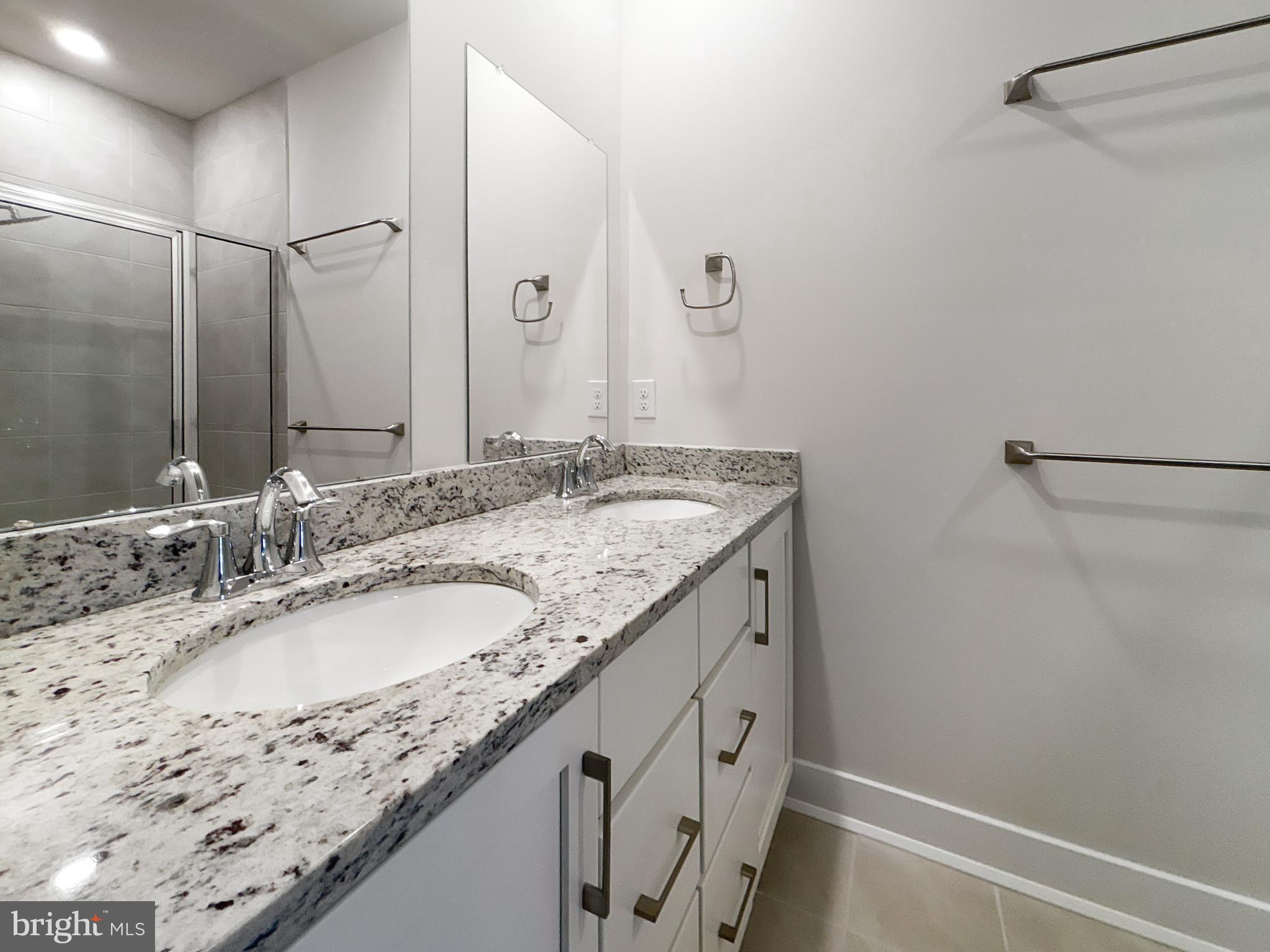 WATERSIDE - Residential