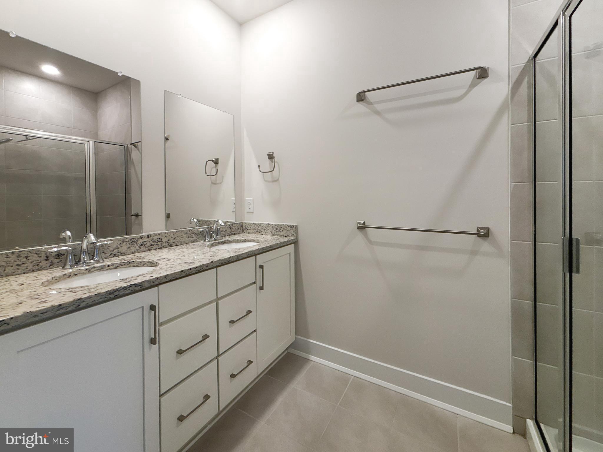 WATERSIDE - Residential