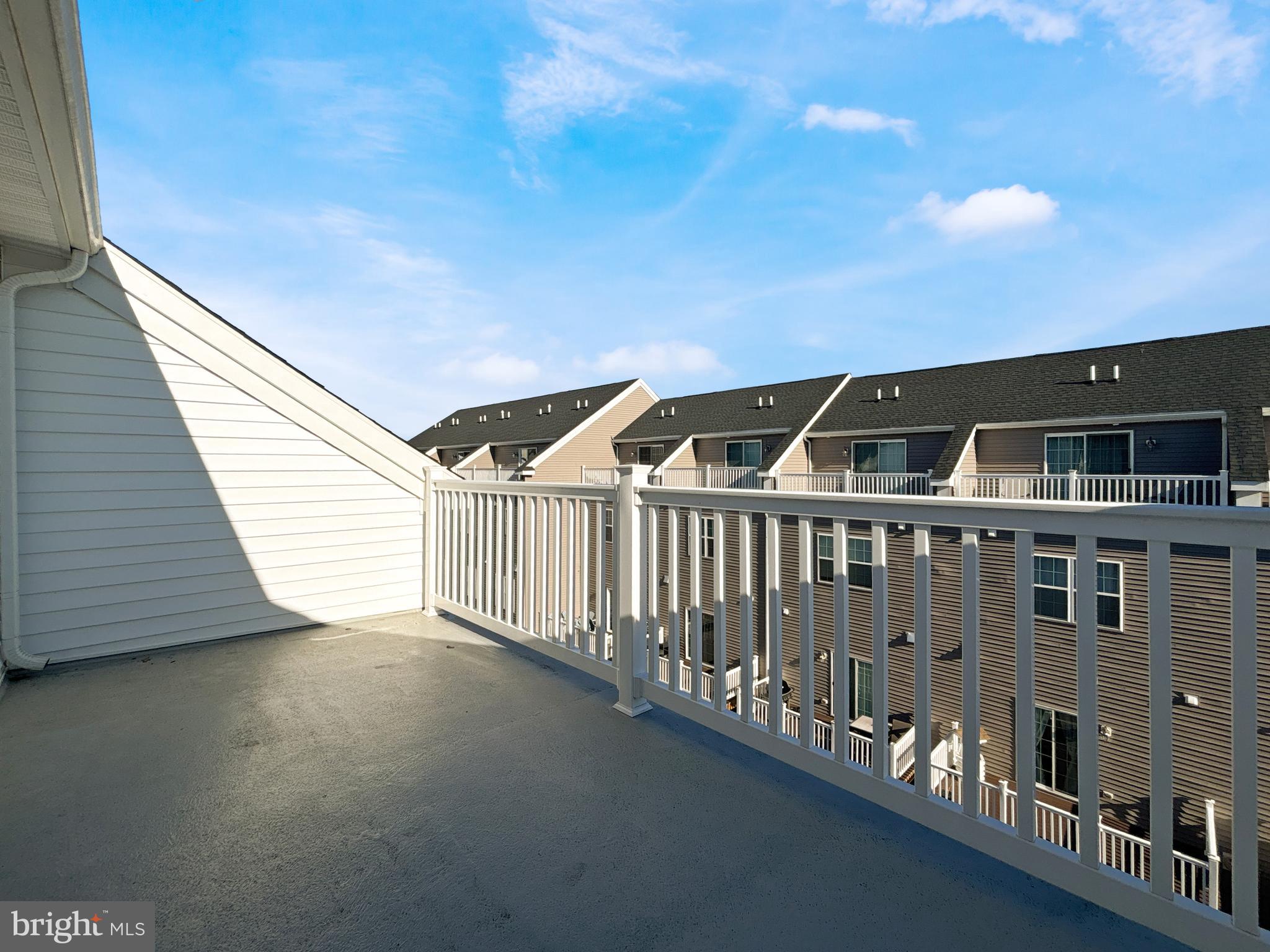 WATERSIDE - Residential