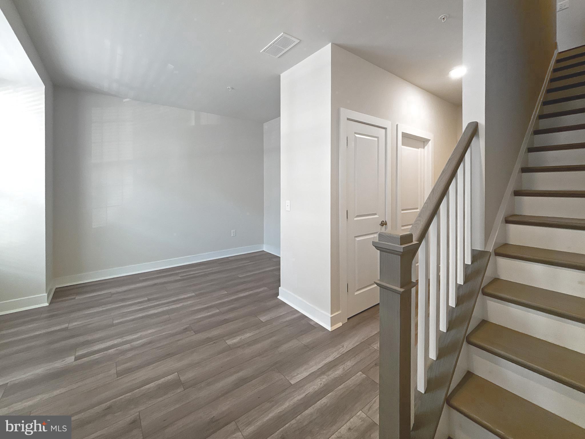 WATERSIDE - Residential