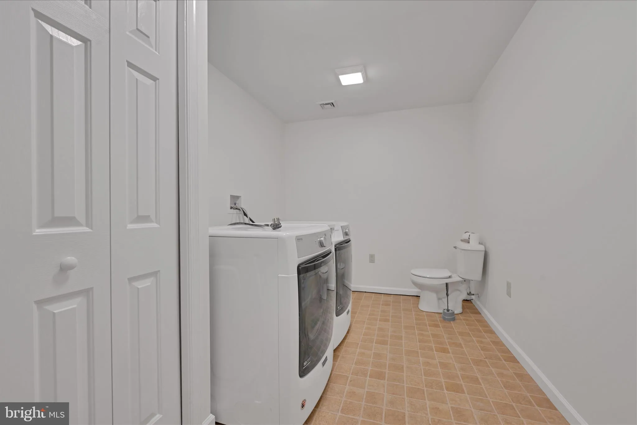 Auburn, Pennsylvania 17922, United States, 3 Bedrooms Bedrooms, ,3 BathroomsBathrooms,Residential,Active,250461