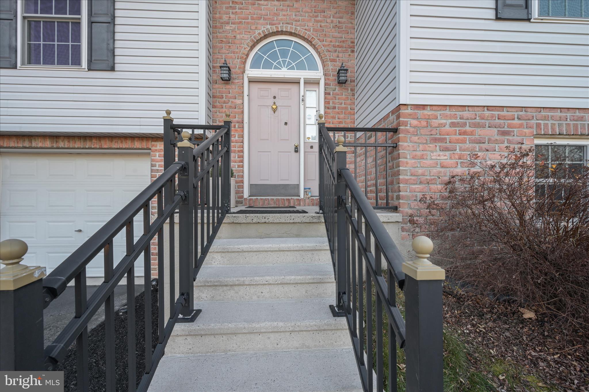 LAKE WYNONAH - Residential