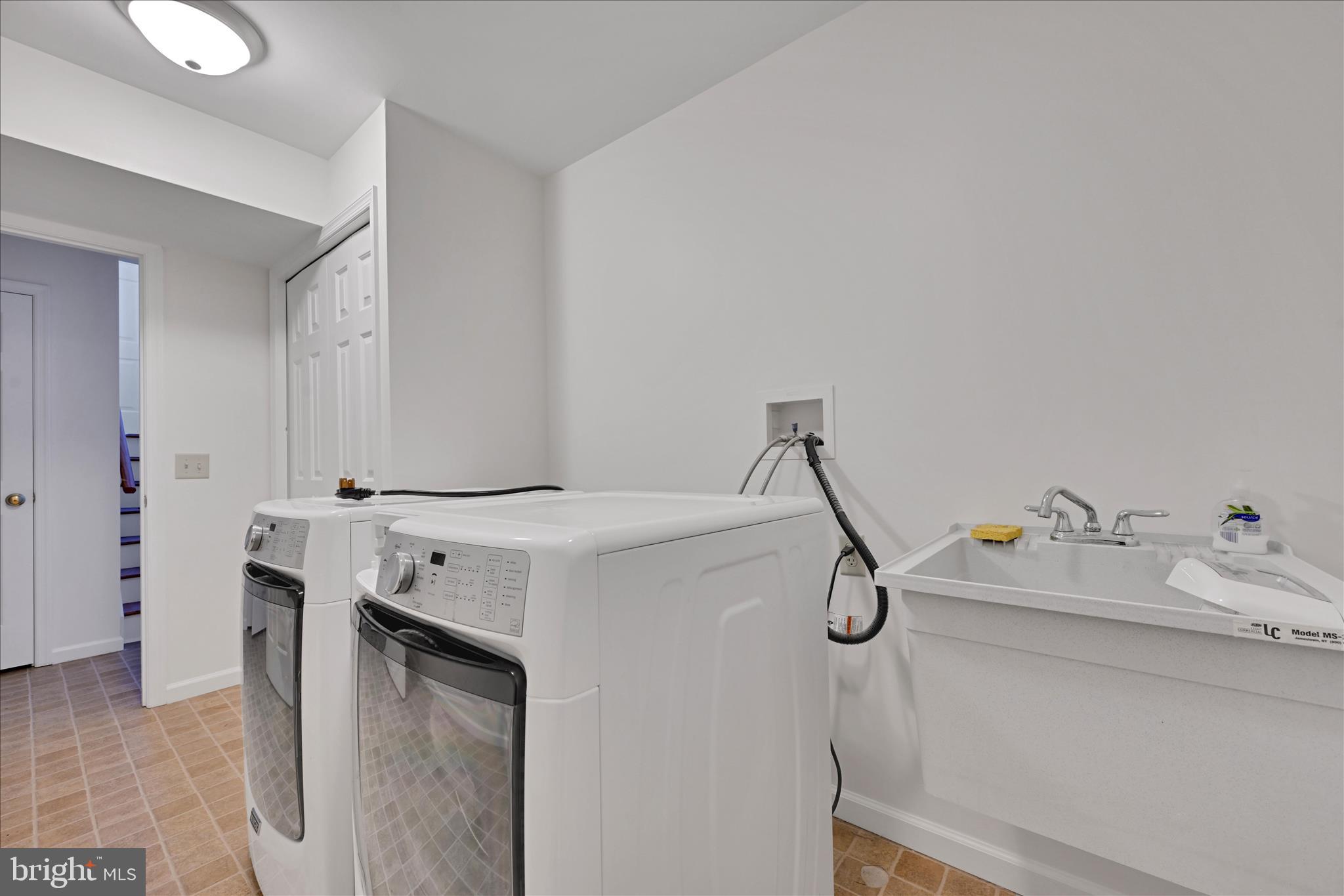 LAKE WYNONAH - Residential