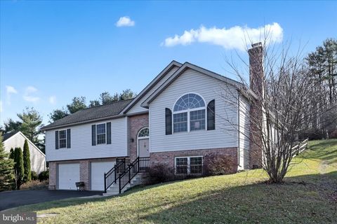686 WYNONAH DRIVE AUBURN PA 17922