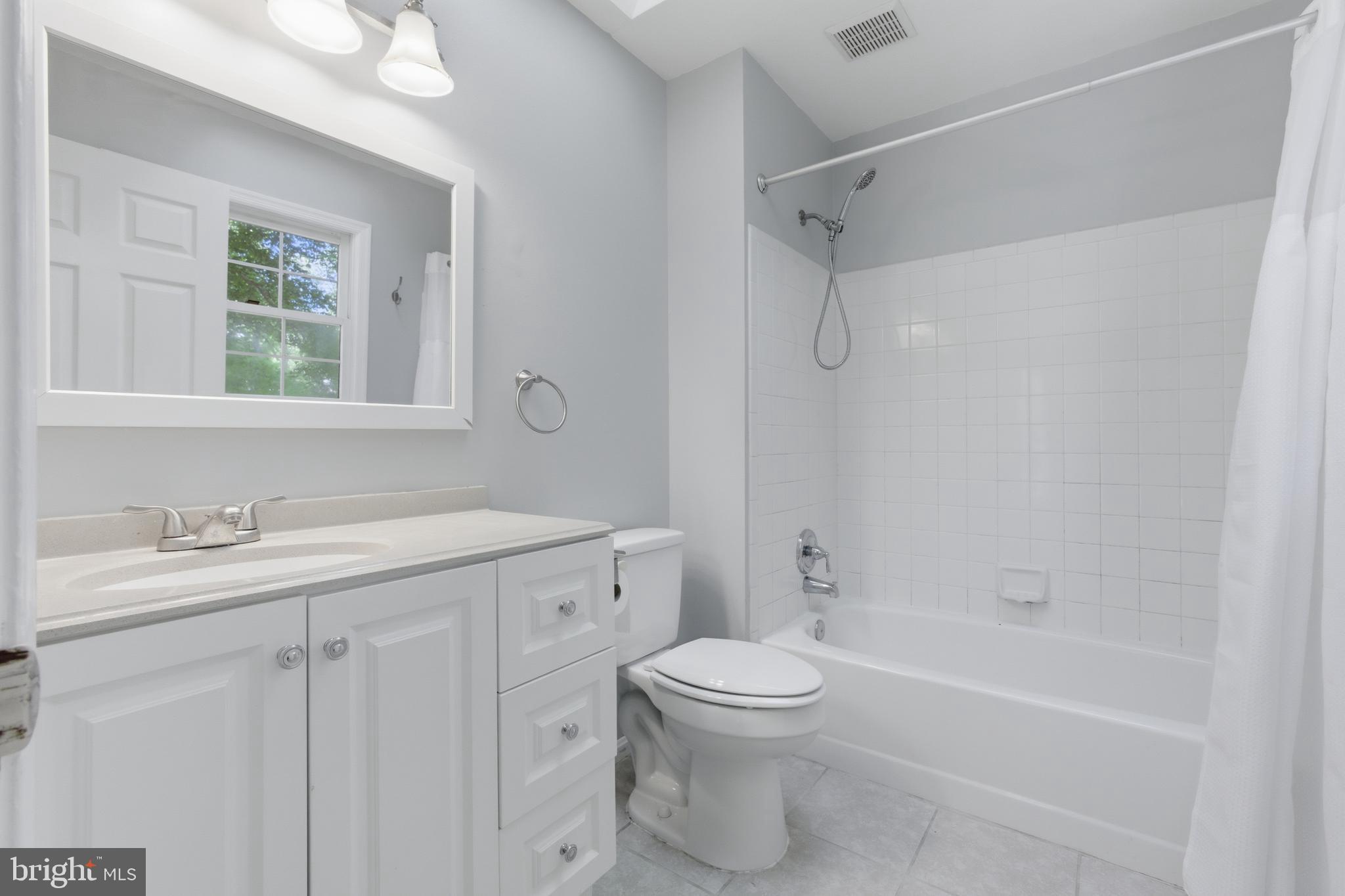 BAYTOMAC WOODS - Residential