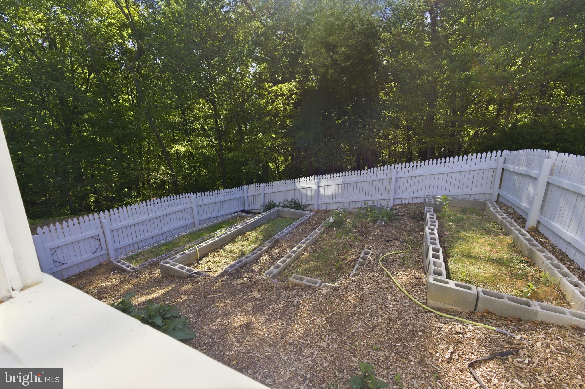 BAYTOMAC WOODS - Residential