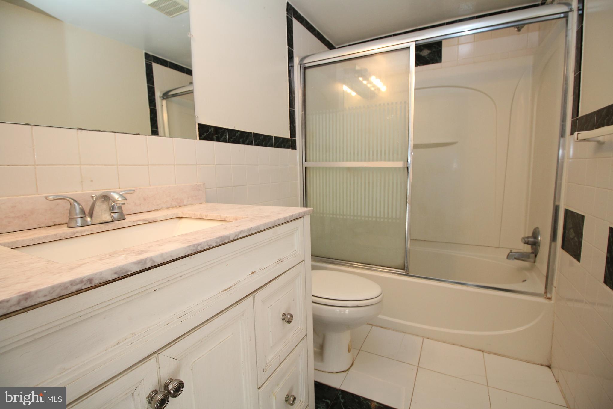 WESTCHESTER PARK - Residential Lease