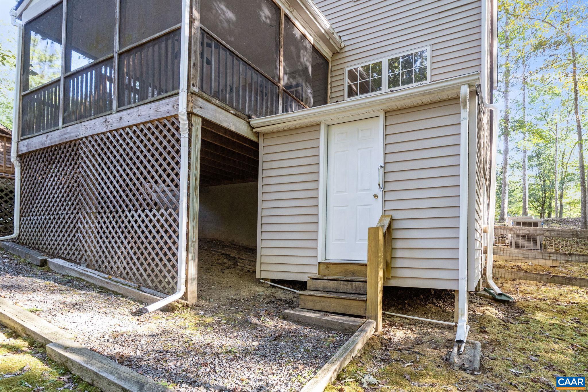 LAKE MONTICELLO - Residential