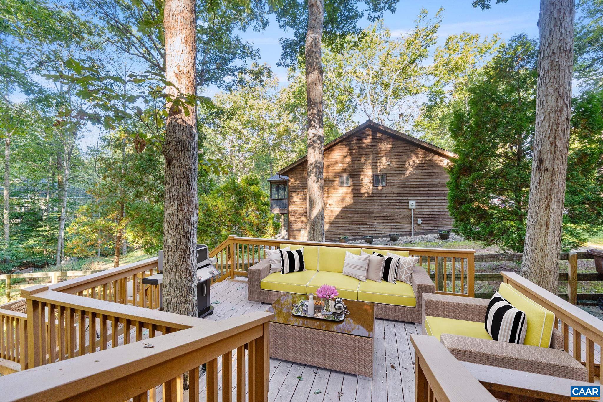 LAKE MONTICELLO - Residential