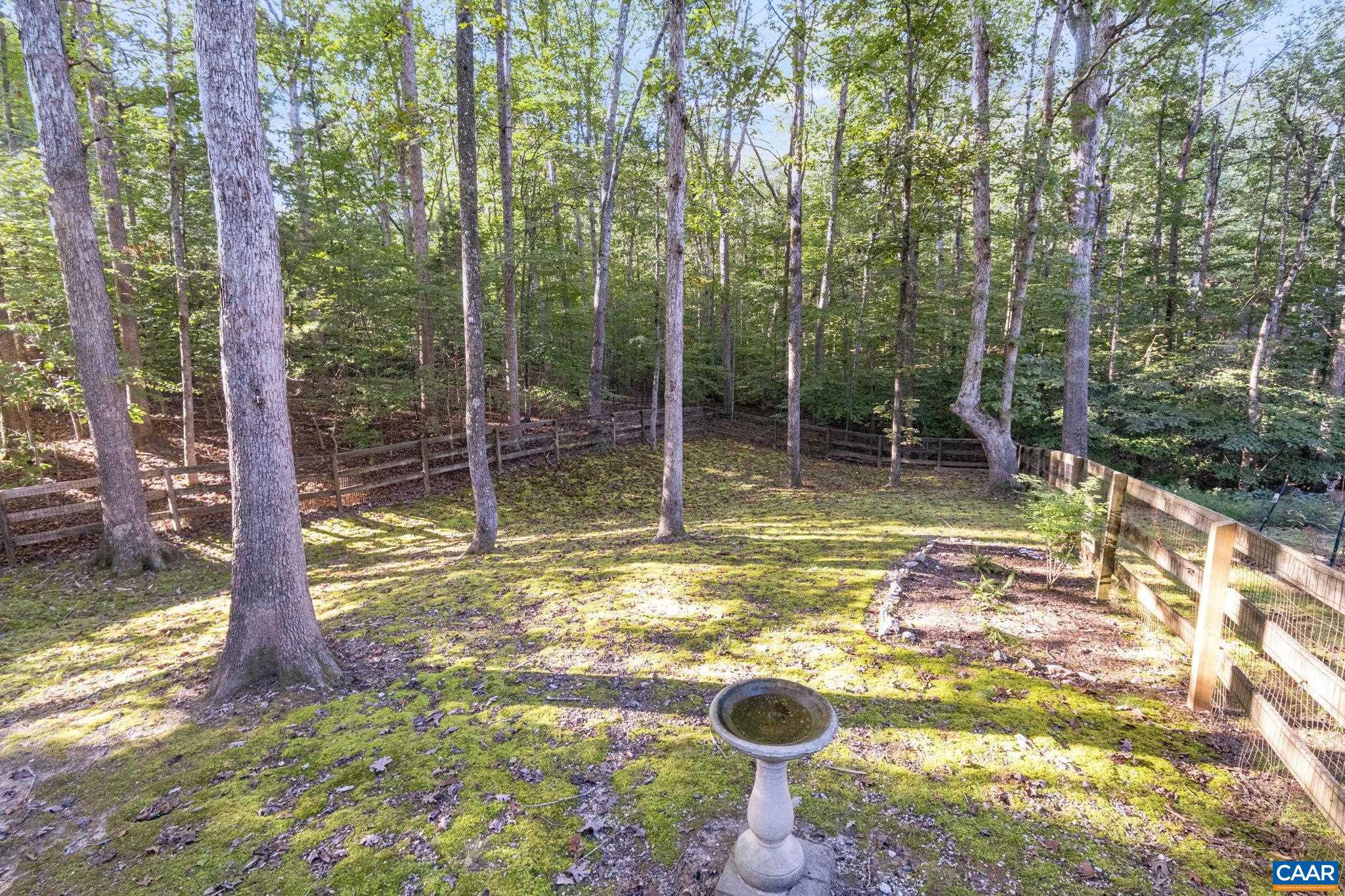 LAKE MONTICELLO - Residential