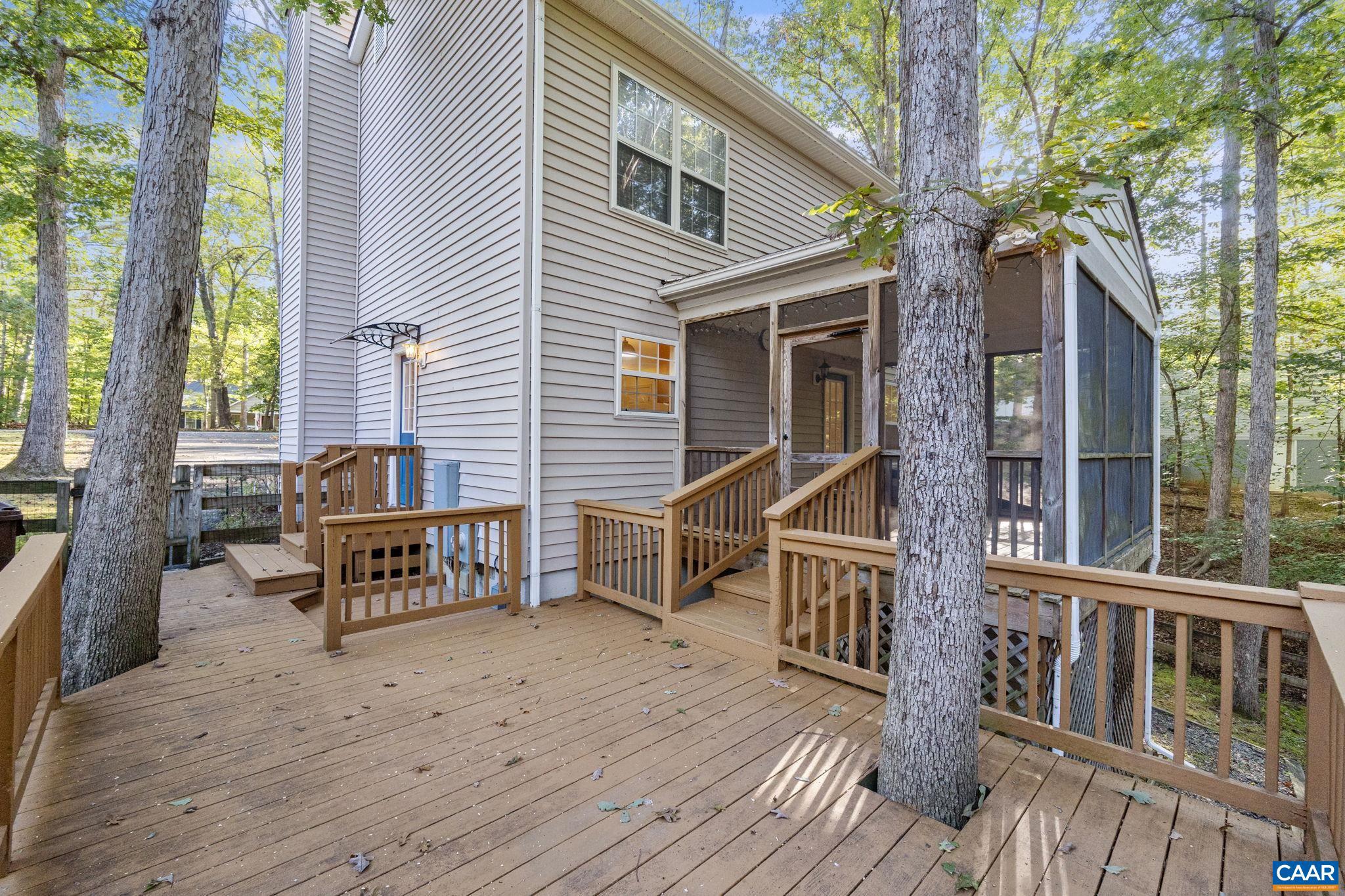 LAKE MONTICELLO - Residential