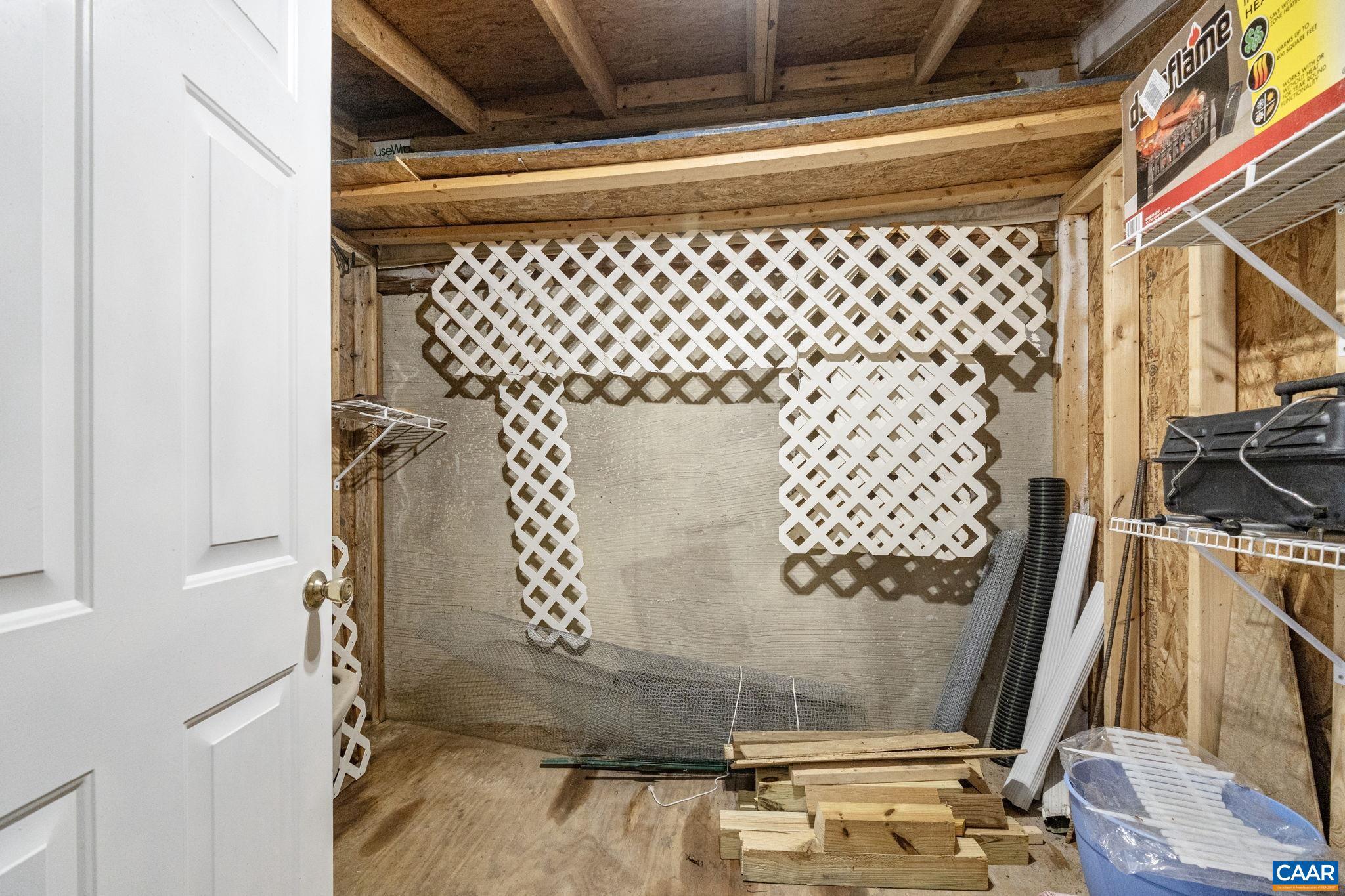 LAKE MONTICELLO - Residential