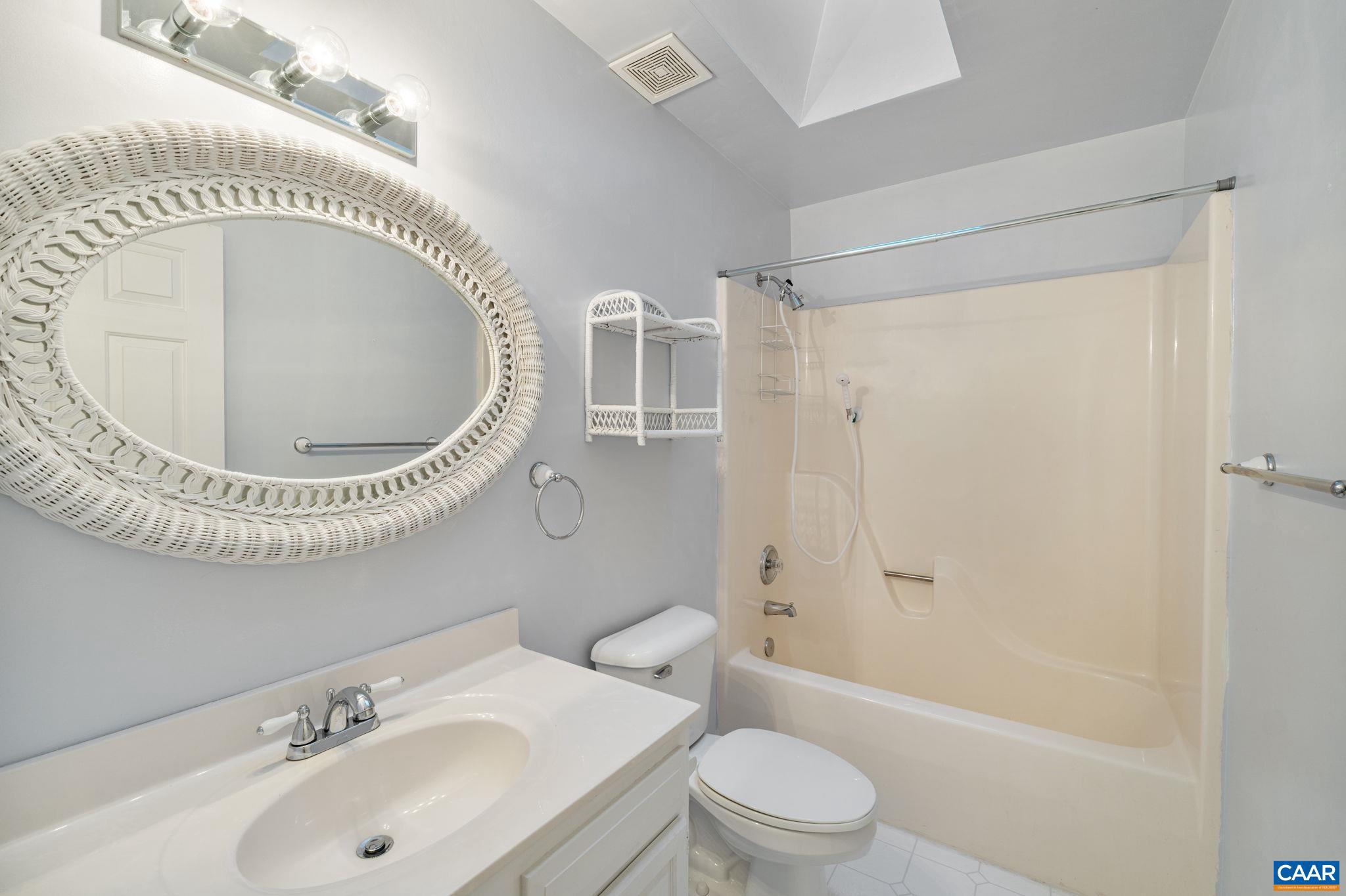 LAKE MONTICELLO - Residential