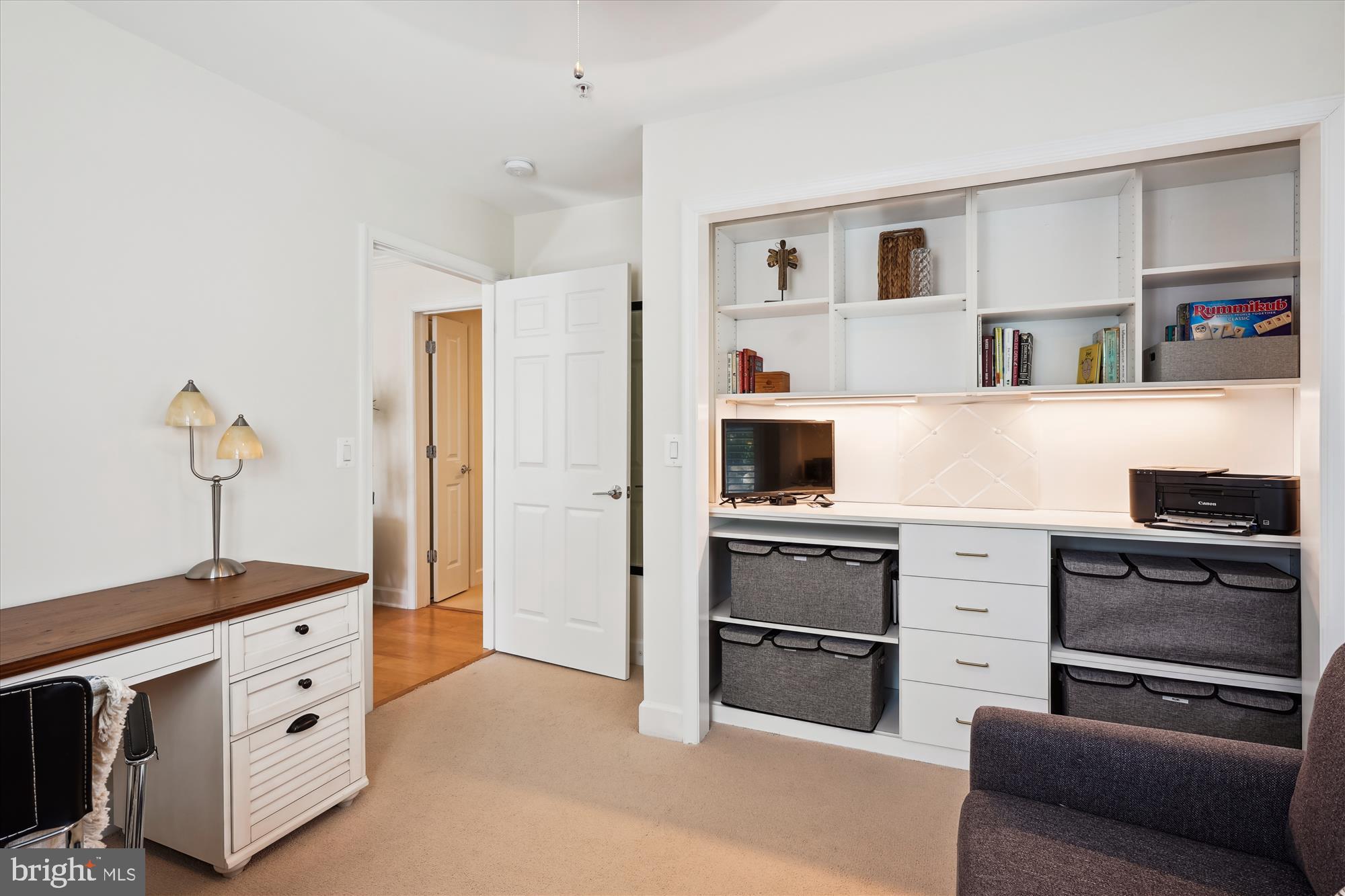 NORTH POTOMAC VILLAGE - Residential