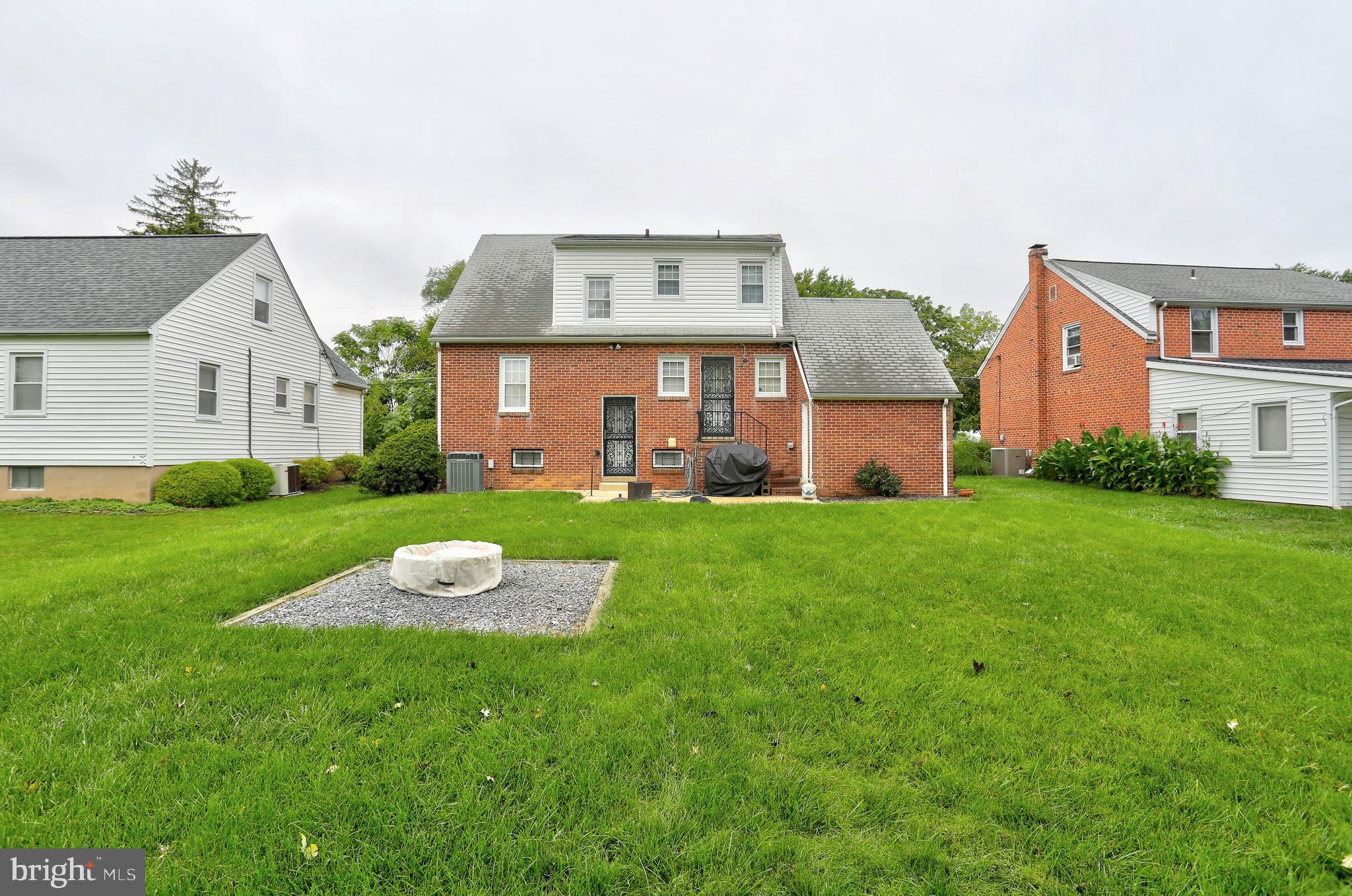 7 RANDALL AVENUE