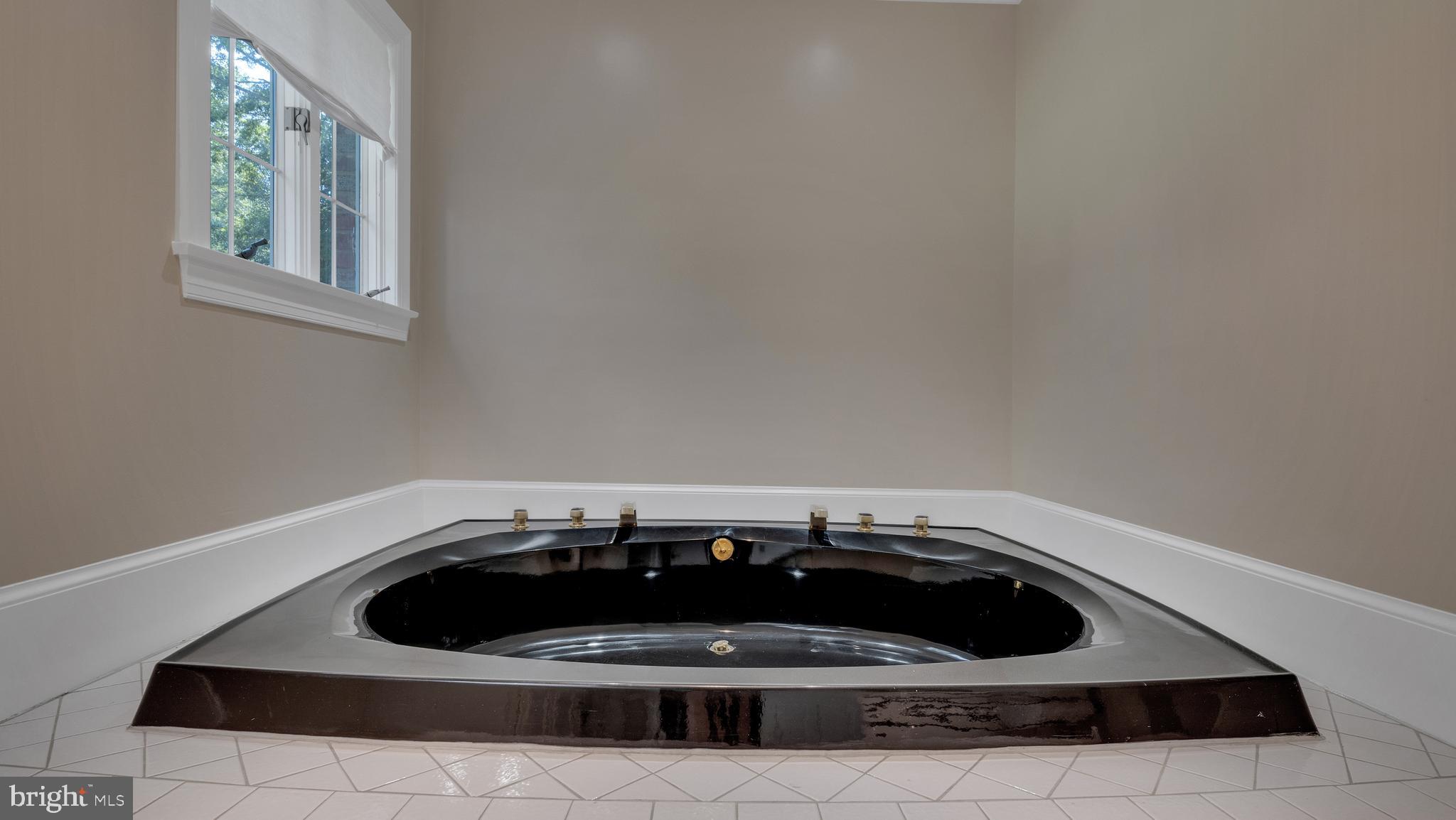 KERRICK MANOR - Residential