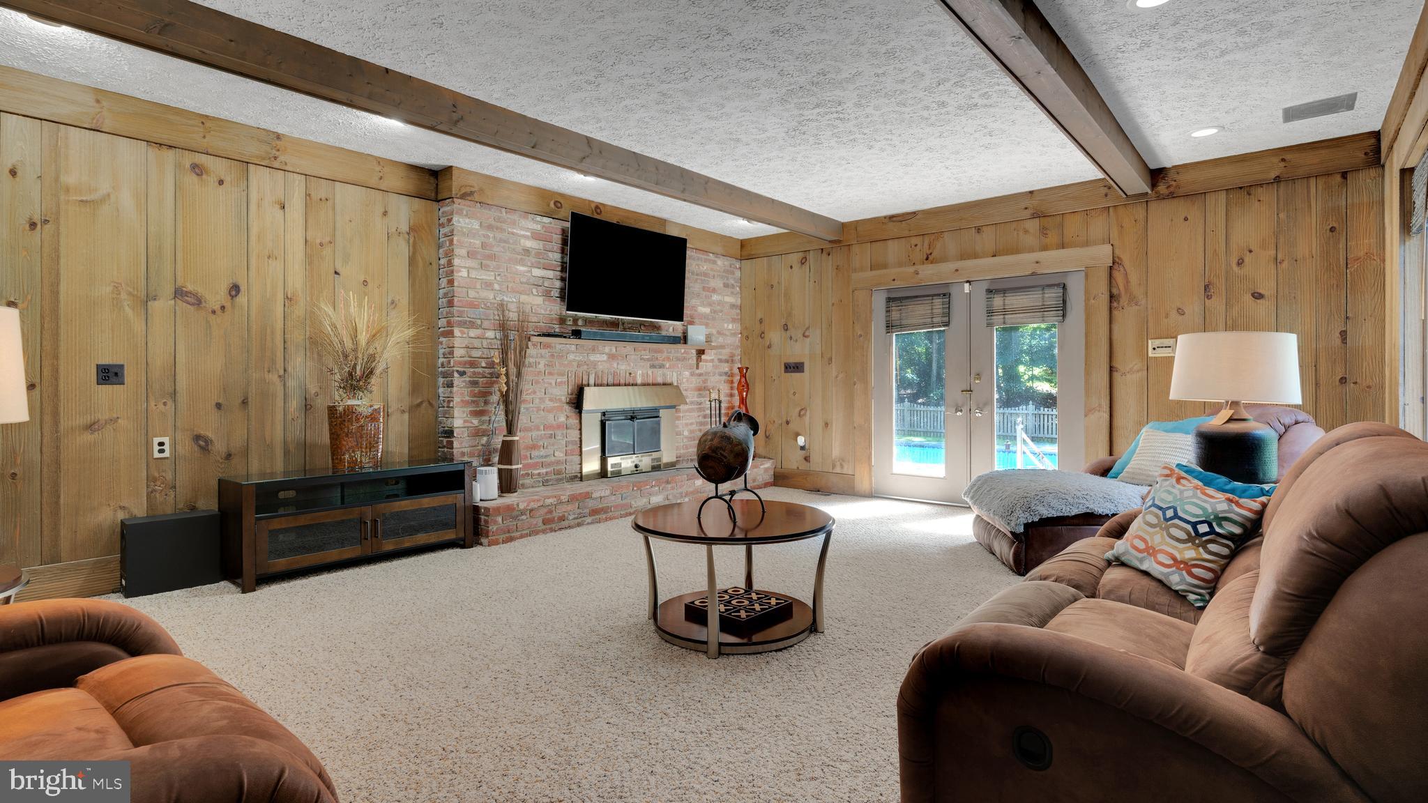 KERRICK MANOR - Residential