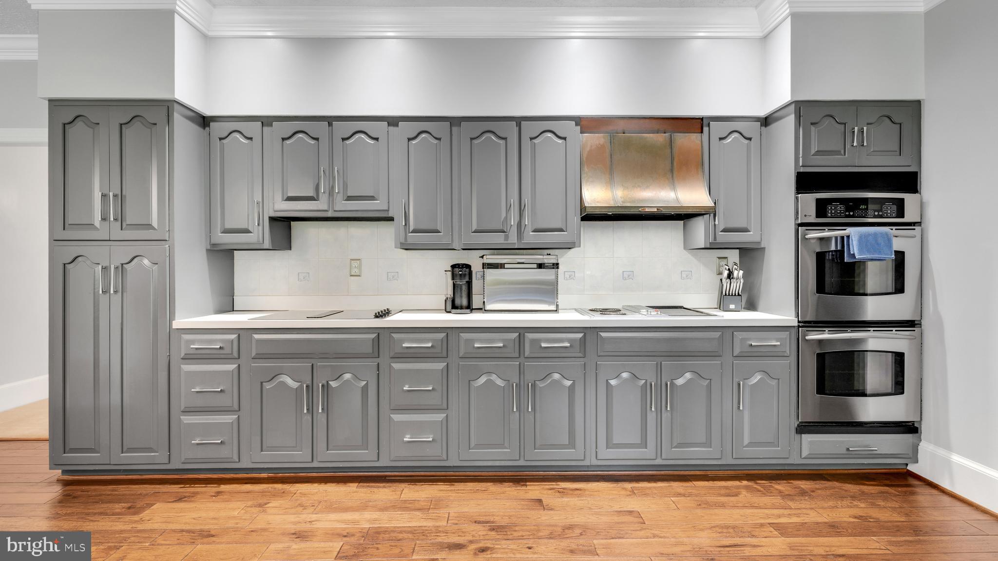 KERRICK MANOR - Residential