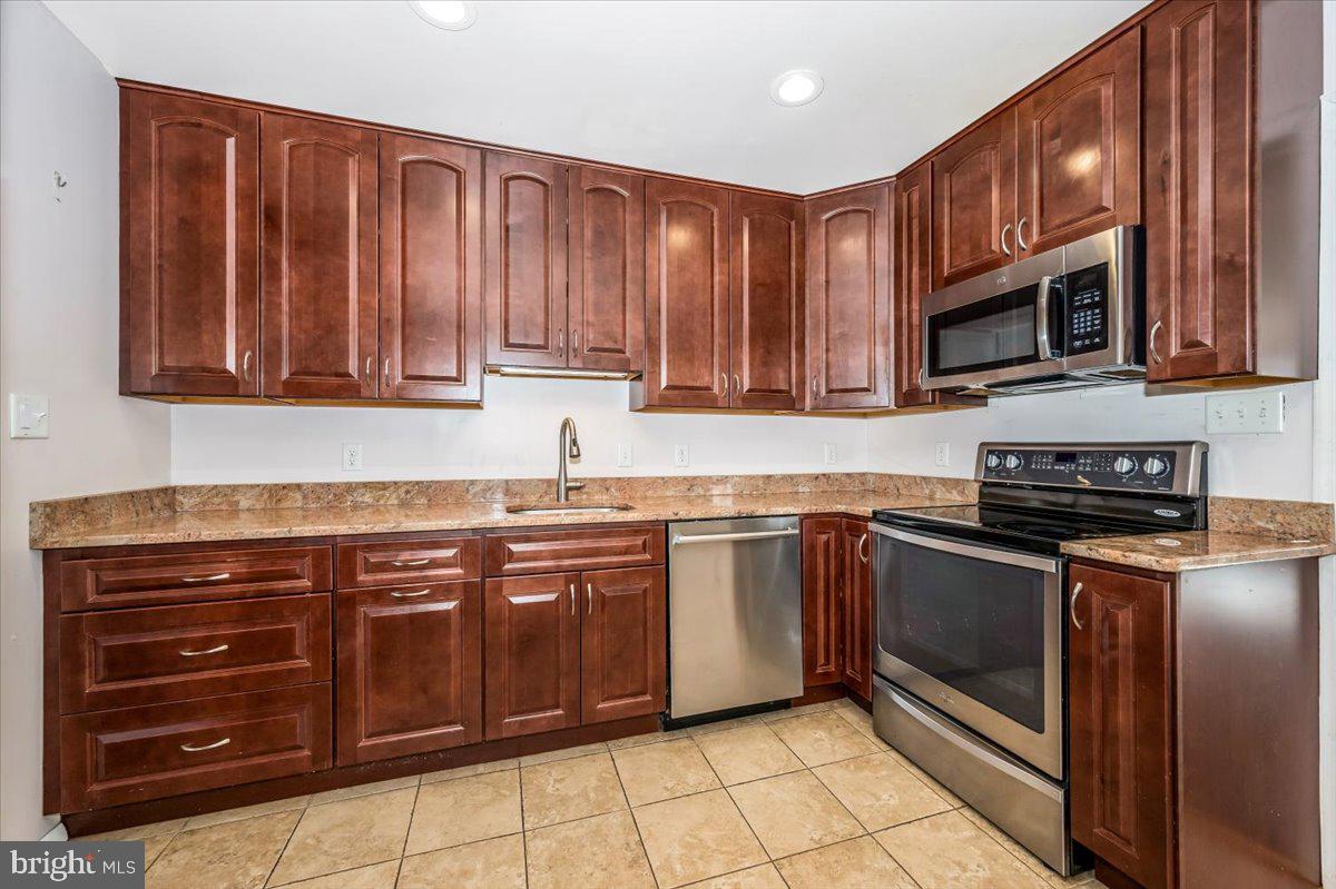 WYNNEWOOD - Residential