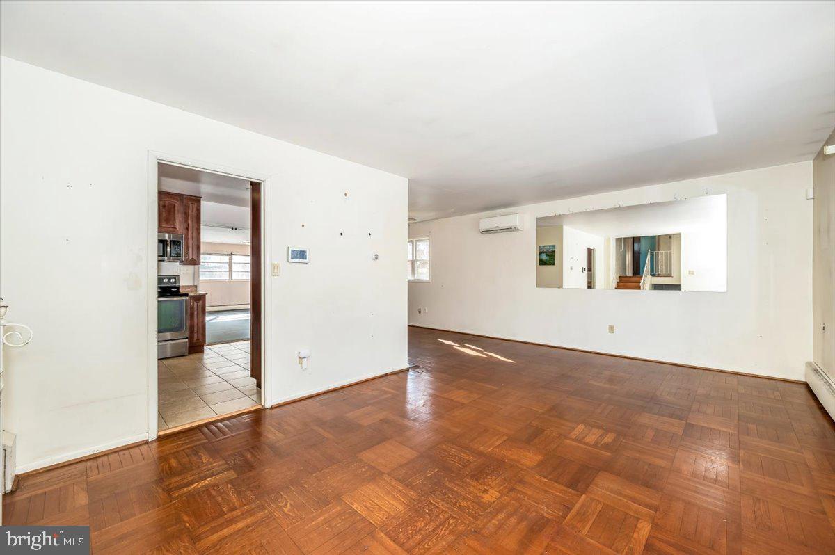 WYNNEWOOD - Residential