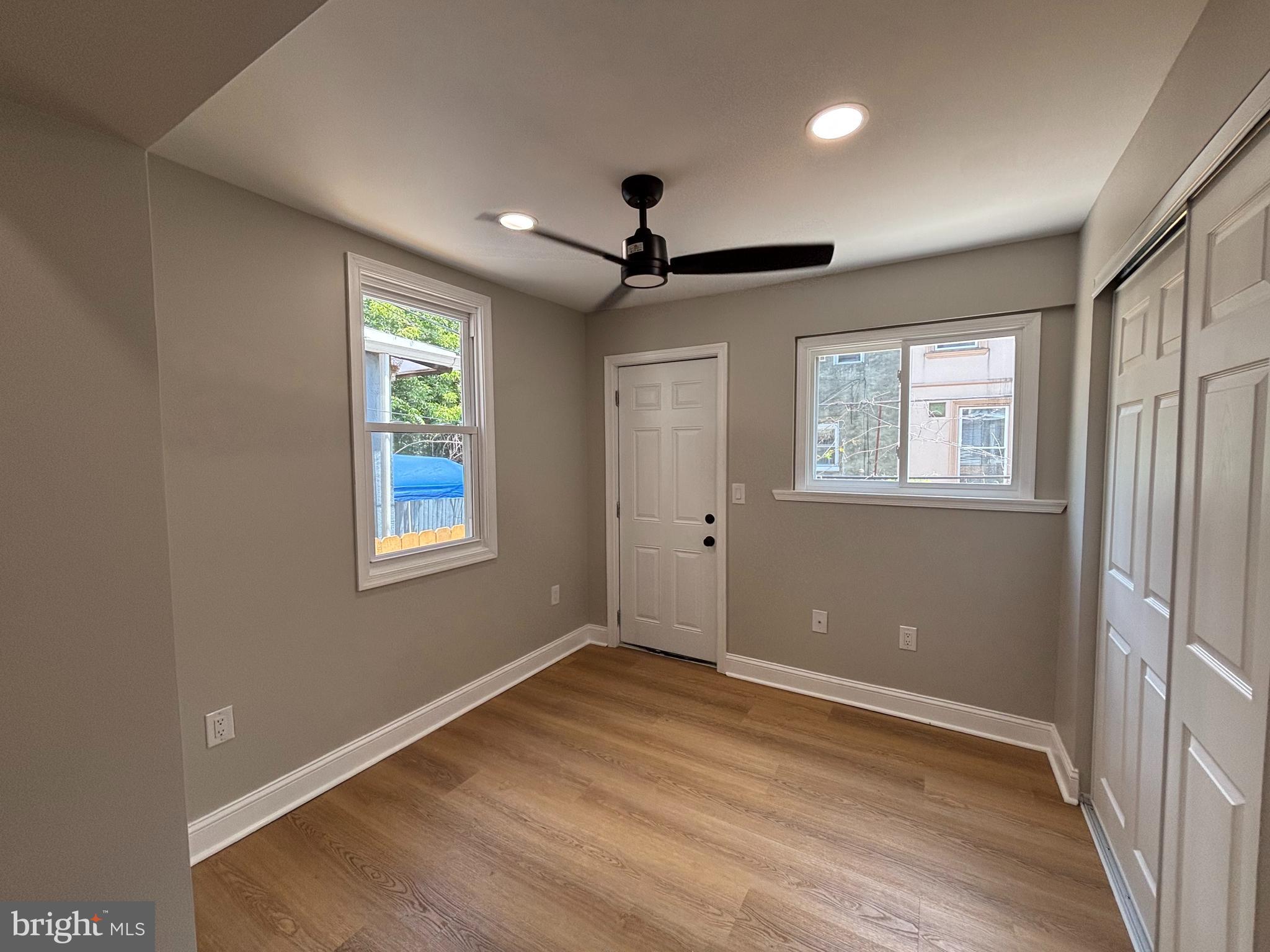 ELMWOOD PARK - Residential Lease