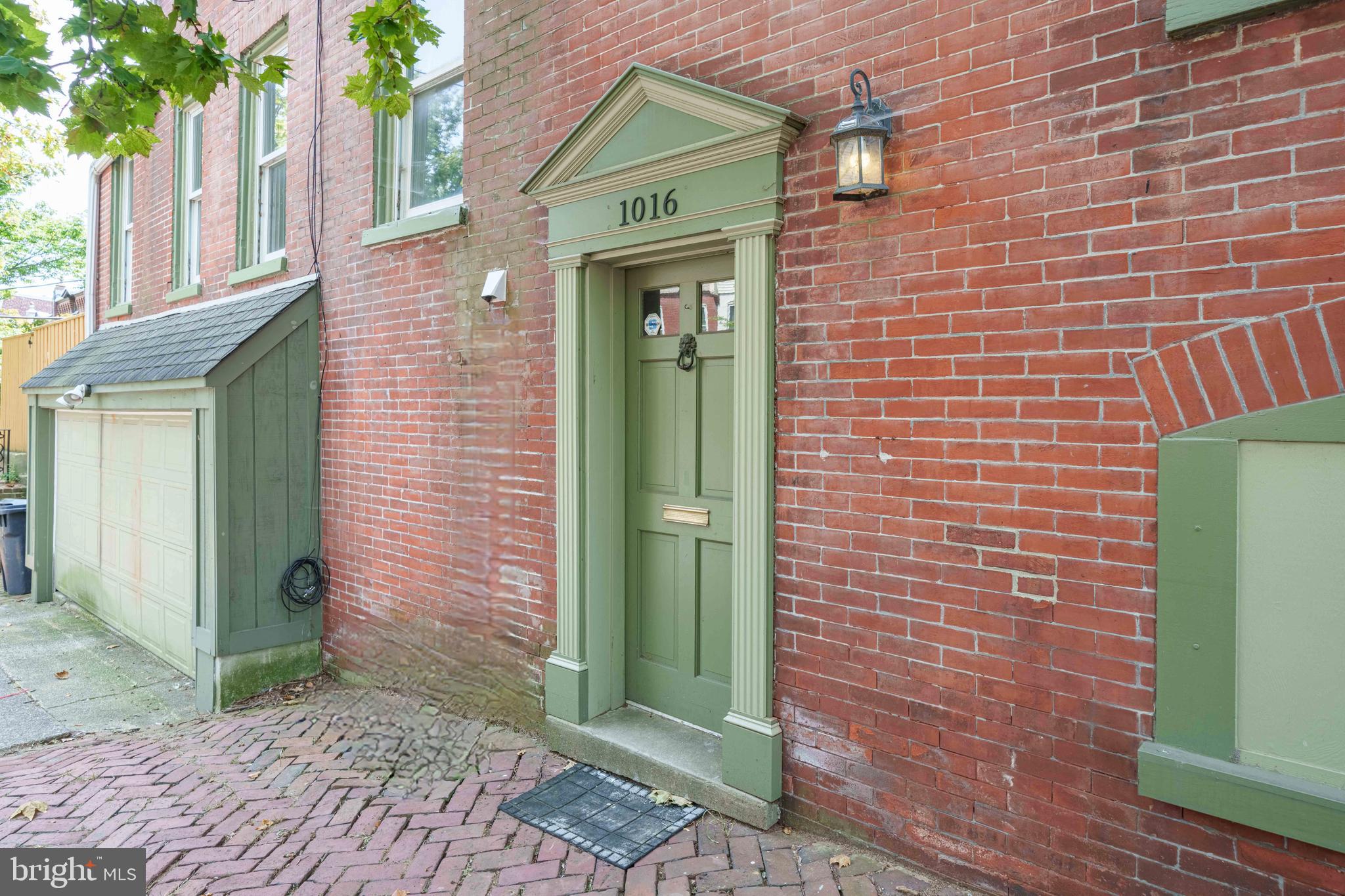 1016 KIRK AVENUE