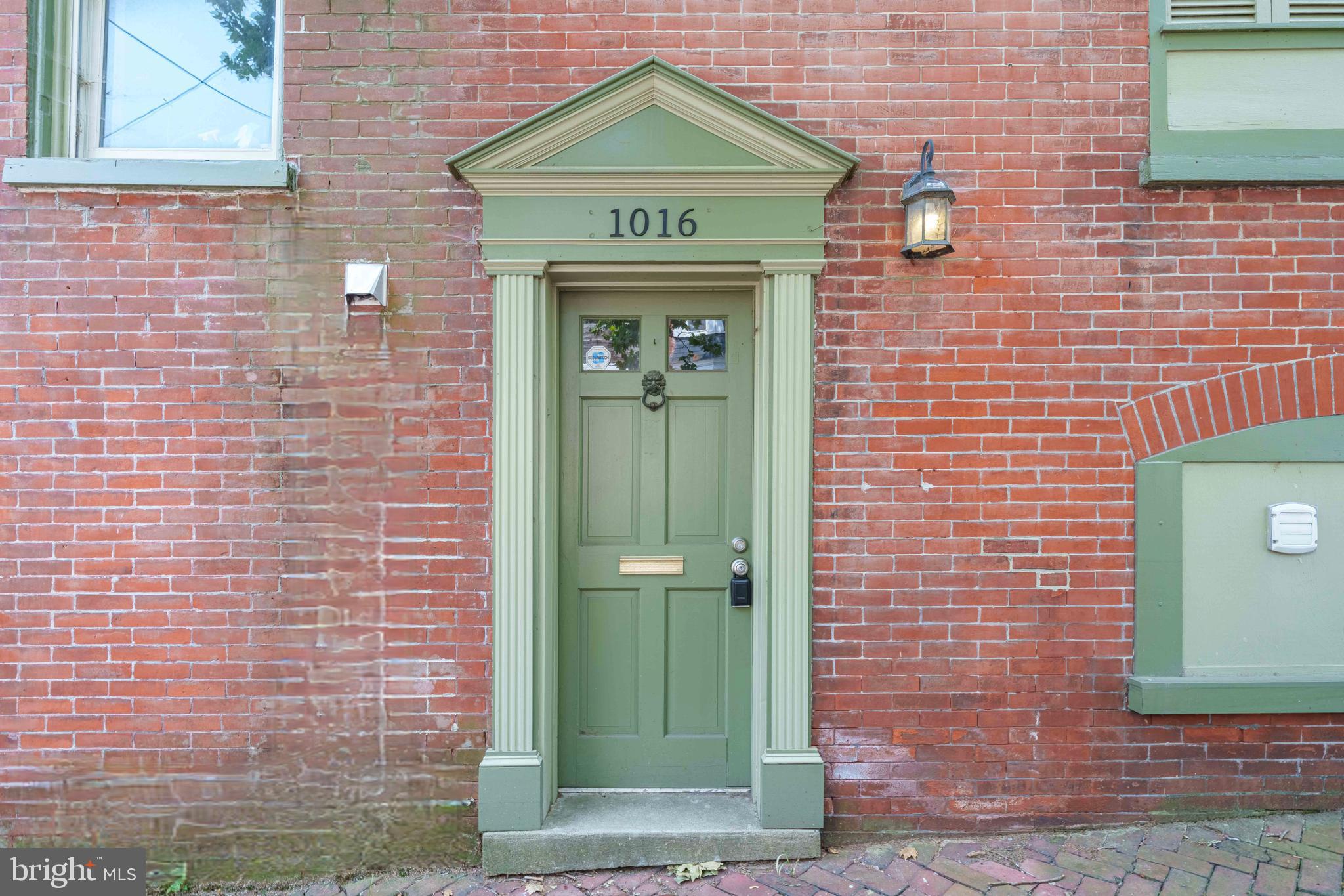 1016 KIRK AVENUE